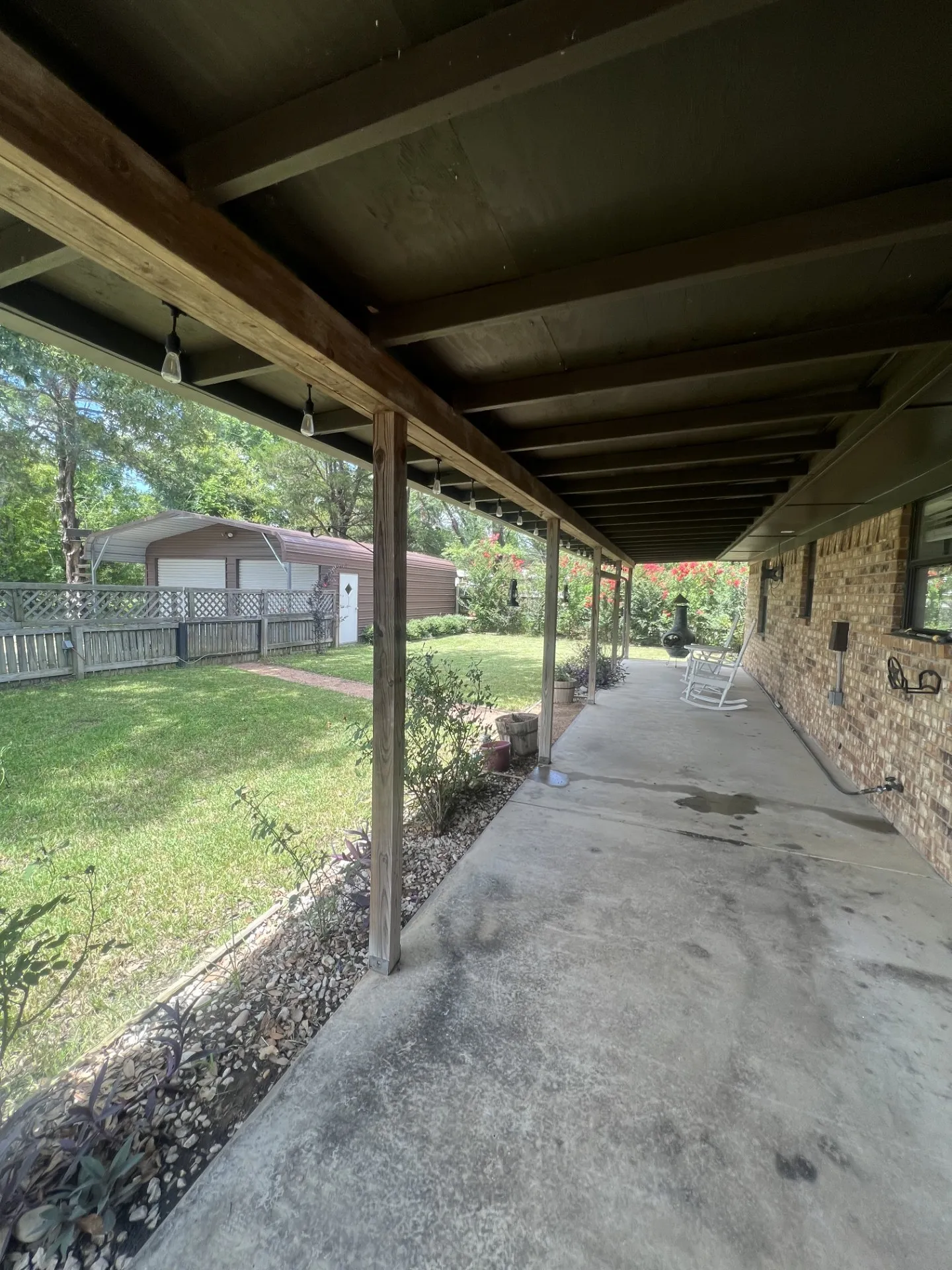 Single Family Residence For Rent in Van Zandt County , 2036 Lisa Circle, Canton, Texas 75103, 3 Bedroom, 1 Bathroom, Garage spaces, 2,016 Sqft, built in 1988, mls#21370111, Real Estate Agent in Canton, Homes For Rent in Van Zandt county, Homes For Rent in Canton, Realtor in Canton Texas, Real Estate Brokerage Independent Realty Texas, Luminita Cordes Realtor