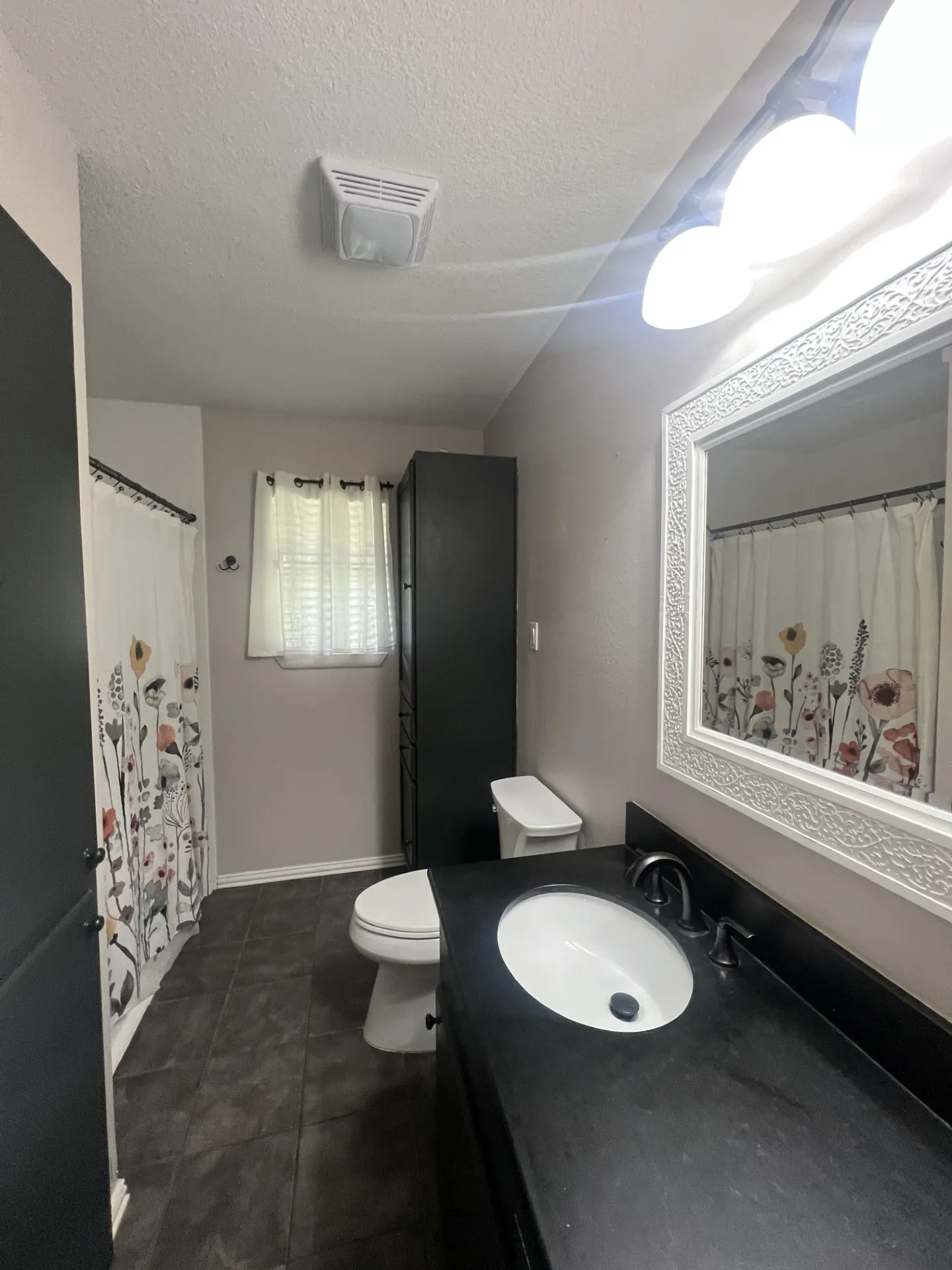 Single Family Residence For Rent in Van Zandt County , 2036 Lisa Circle, Canton, Texas 75103, 3 Bedroom, 1 Bathroom, Garage spaces, 2,016 Sqft, built in 1988, mls#21370111, Real Estate Agent in Canton, Homes For Rent in Van Zandt county, Homes For Rent in Canton, Realtor in Canton Texas, Real Estate Brokerage Independent Realty Texas, Luminita Cordes Realtor
