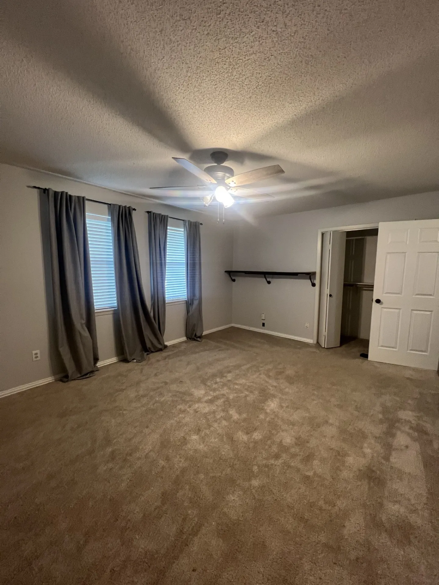 Single Family Residence For Rent in Van Zandt County , 2036 Lisa Circle, Canton, Texas 75103, 3 Bedroom, 1 Bathroom, Garage spaces, 2,016 Sqft, built in 1988, mls#21370111, Real Estate Agent in Canton, Homes For Rent in Van Zandt county, Homes For Rent in Canton, Realtor in Canton Texas, Real Estate Brokerage Independent Realty Texas, Luminita Cordes Realtor
