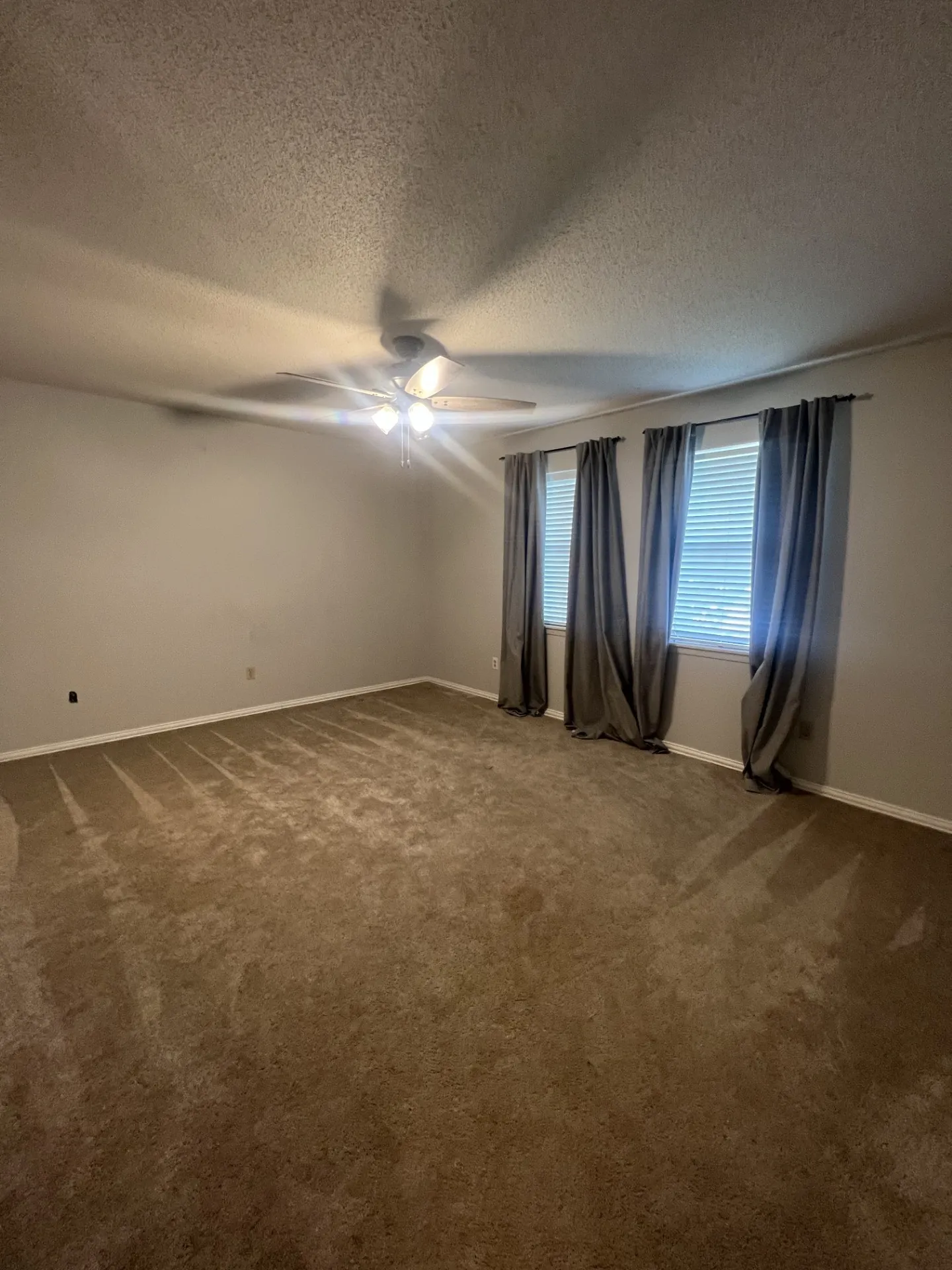 Single Family Residence For Rent in Van Zandt County , 2036 Lisa Circle, Canton, Texas 75103, 3 Bedroom, 1 Bathroom, Garage spaces, 2,016 Sqft, built in 1988, mls#21370111, Real Estate Agent in Canton, Homes For Rent in Van Zandt county, Homes For Rent in Canton, Realtor in Canton Texas, Real Estate Brokerage Independent Realty Texas, Luminita Cordes Realtor