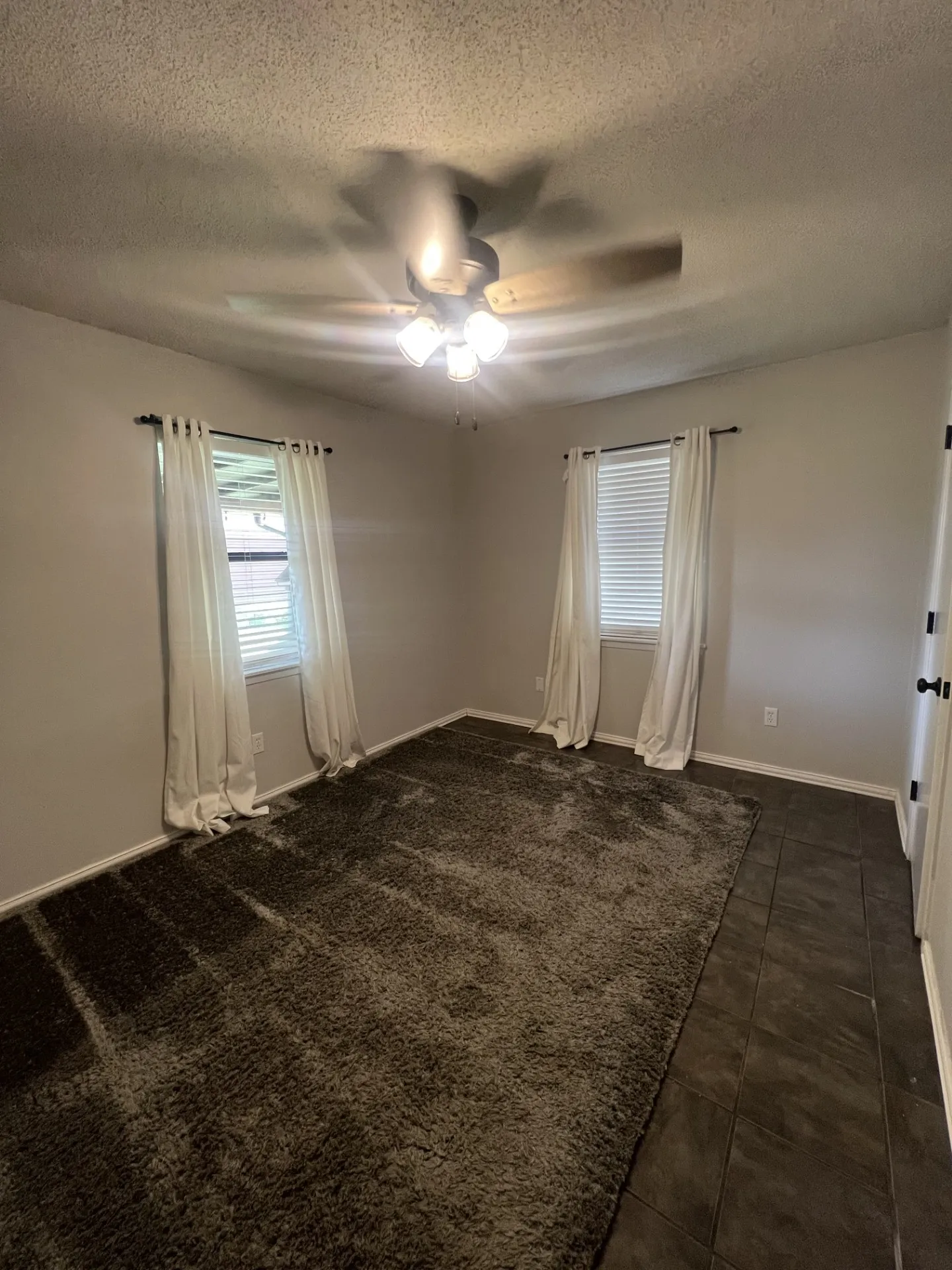 Single Family Residence For Rent in Van Zandt County , 2036 Lisa Circle, Canton, Texas 75103, 3 Bedroom, 1 Bathroom, Garage spaces, 2,016 Sqft, built in 1988, mls#21370111, Real Estate Agent in Canton, Homes For Rent in Van Zandt county, Homes For Rent in Canton, Realtor in Canton Texas, Real Estate Brokerage Independent Realty Texas, Luminita Cordes Realtor