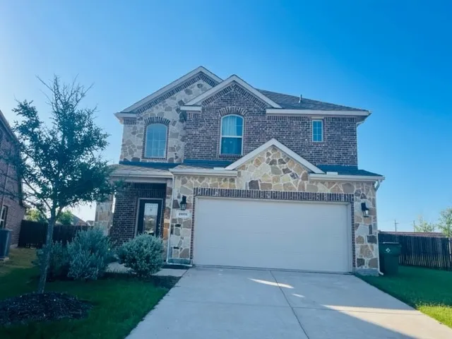 Single Family Residence For Rent in Collin County , 10001 Eagle Pass Place, Mc Kinney, Texas 75071, 4 Bedroom, 4 Bathroom, 2 Garage spaces, 2,454 Sqft, built in 2018, mls#21377022, Real Estate Agent in Mc Kinney, Homes For Rent in Collin county, Homes For Rent in Mc Kinney, Realtor in Mc Kinney Texas, Real Estate Brokerage Independent Realty Texas, Luminita Cordes Realtor