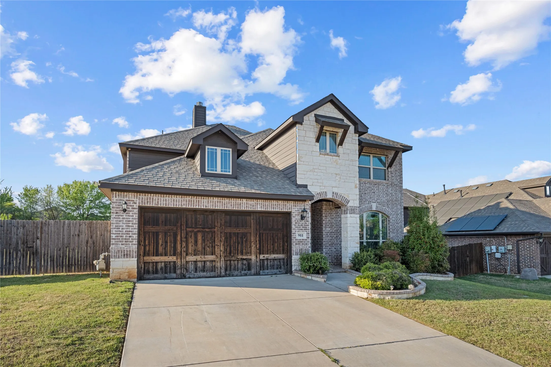 Single Family Residence For Sale in Tarrant County , 911 Royal Court, Mansfield, Texas 76063, 4 Bedroom, 4 Bathroom, 2 Garage spaces, 3,192 Sqft, built in 2020, mls#21377017, Real Estate Agent in Mansfield, Homes For Sale in Tarrant county, Homes For Sale in Mansfield, Realtor in Mansfield Texas, Real Estate Brokerage Independent Realty Texas, Luminita Cordes Realtor