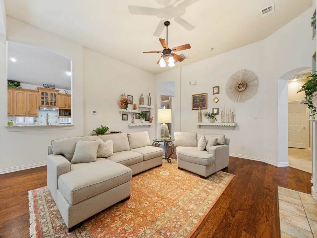 Single Family Residence For Sale in Denton County , 1869 Rio Blanco Drive, Frisco, Texas 75033, 3 Bedroom, 3 Bathroom, 2 Garage spaces, 2,606 Sqft, built in 2000, mls#21376979, Real Estate Agent in Frisco, Homes For Sale in Denton county, Homes For Sale in Frisco, Realtor in Frisco Texas, Real Estate Brokerage Independent Realty Texas, Luminita Cordes Realtor