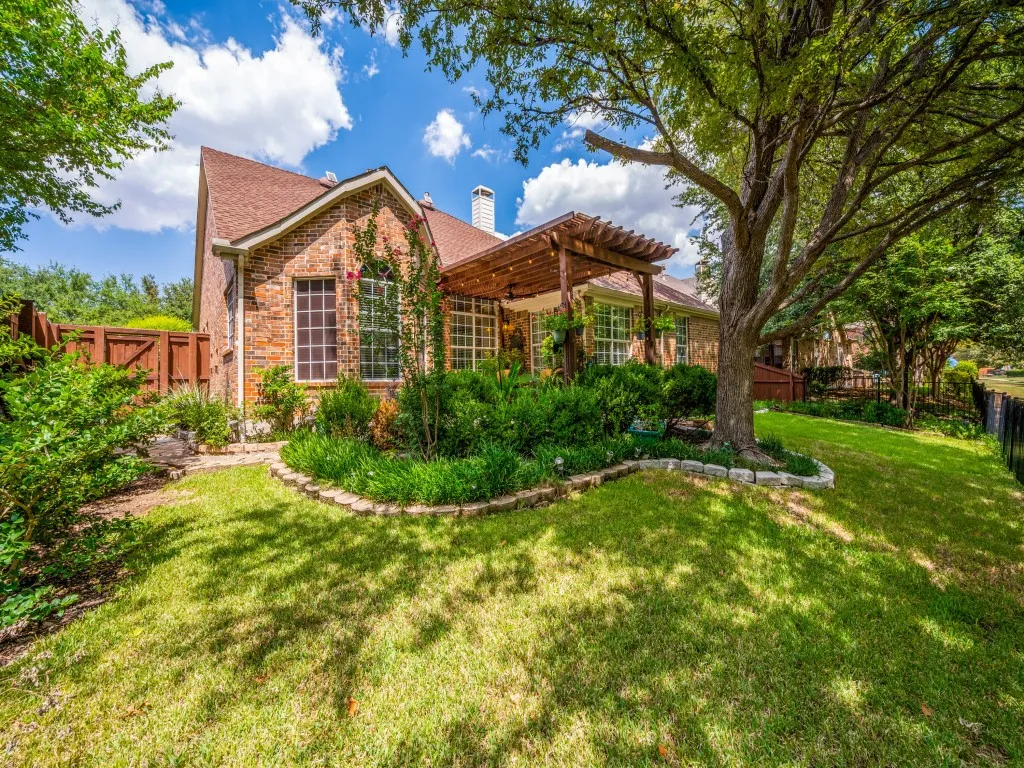 Single Family Residence For Sale in Denton County , 1869 Rio Blanco Drive, Frisco, Texas 75033, 3 Bedroom, 3 Bathroom, 2 Garage spaces, 2,606 Sqft, built in 2000, mls#21376979, Real Estate Agent in Frisco, Homes For Sale in Denton county, Homes For Sale in Frisco, Realtor in Frisco Texas, Real Estate Brokerage Independent Realty Texas, Luminita Cordes Realtor