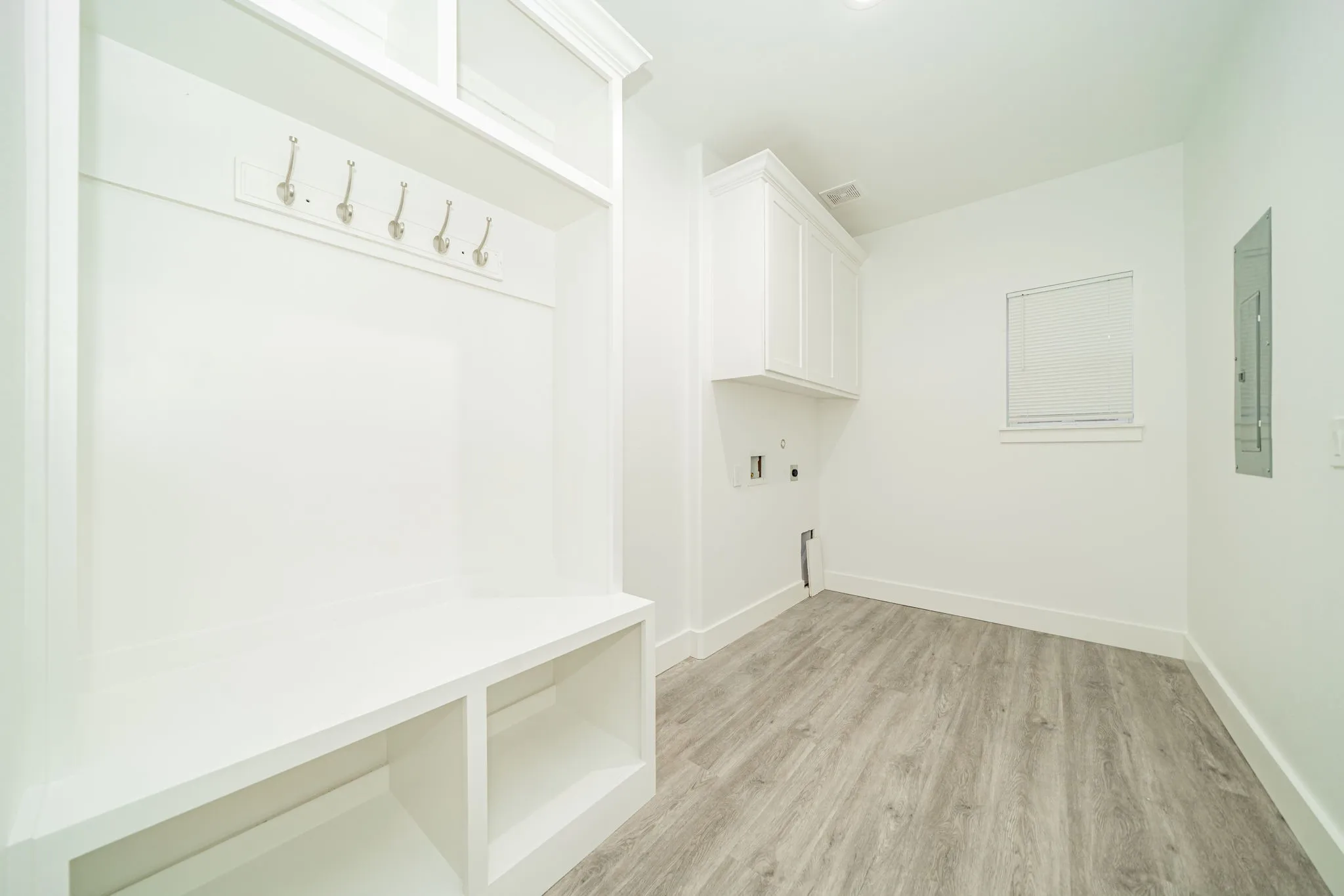 Single Family Residence For Sale in Hunt County , 9469 Pinewood, Hawk Cove, Texas 75474, 3 Bedroom, 2 Bathroom, Garage spaces, 2,109 Sqft, built in 2025, mls#21362693, Real Estate Agent in Hawk Cove, Homes For Sale in Hunt county, Homes For Sale in Hawk Cove, Realtor in Hawk Cove Texas, Real Estate Brokerage Independent Realty Texas, Luminita Cordes Realtor