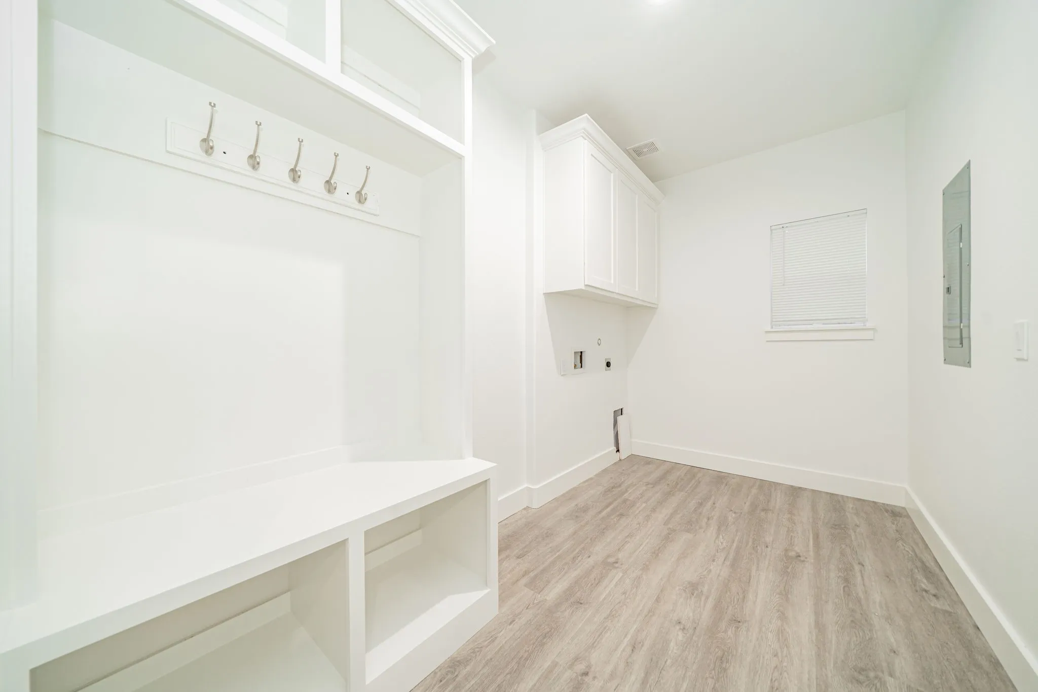 Single Family Residence For Sale in Hunt County , 9469 Pinewood, Hawk Cove, Texas 75474, 3 Bedroom, 2 Bathroom, Garage spaces, 2,109 Sqft, built in 2025, mls#21362693, Real Estate Agent in Hawk Cove, Homes For Sale in Hunt county, Homes For Sale in Hawk Cove, Realtor in Hawk Cove Texas, Real Estate Brokerage Independent Realty Texas, Luminita Cordes Realtor