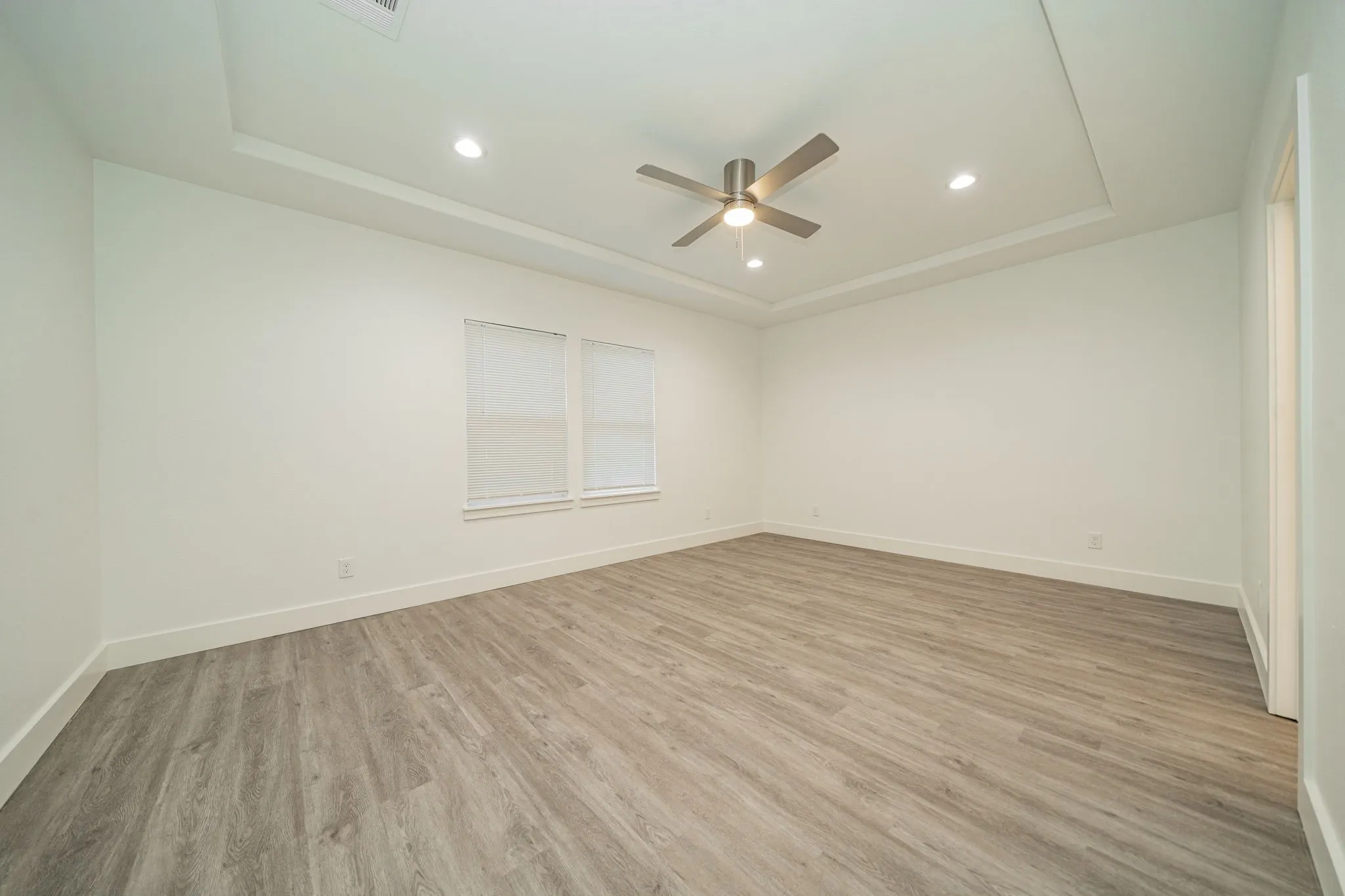 Single Family Residence For Sale in Hunt County , 9469 Pinewood, Hawk Cove, Texas 75474, 3 Bedroom, 2 Bathroom, Garage spaces, 2,109 Sqft, built in 2025, mls#21362693, Real Estate Agent in Hawk Cove, Homes For Sale in Hunt county, Homes For Sale in Hawk Cove, Realtor in Hawk Cove Texas, Real Estate Brokerage Independent Realty Texas, Luminita Cordes Realtor