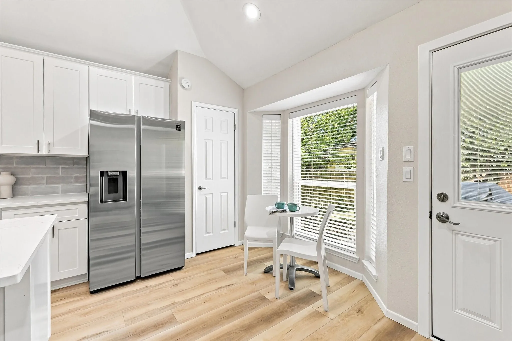 Single Family Residence For Sale in Tarrant County , 4300 Downsview Court, Arlington, Texas 76016, 3 Bedroom, 2 Bathroom, 2 Garage spaces, 1,762 Sqft, built in 1988, mls#21368779, Real Estate Agent in Arlington, Homes For Sale in Tarrant county, Homes For Sale in Arlington, Realtor in Arlington Texas, Real Estate Brokerage Independent Realty Texas, Luminita Cordes Realtor