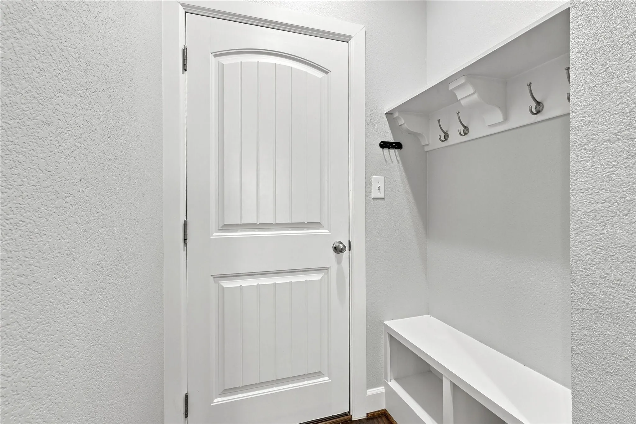 Single Family Residence For Sale in Denton County , 1209 9th Street, Argyle, Texas 76226, 3 Bedroom, 2 Bathroom, 2 Garage spaces, 2,093 Sqft, built in 2017, mls#21377039, Real Estate Agent in Argyle, Homes For Sale in Denton county, Homes For Sale in Argyle, Realtor in Argyle Texas, Real Estate Brokerage Independent Realty Texas, Luminita Cordes Realtor