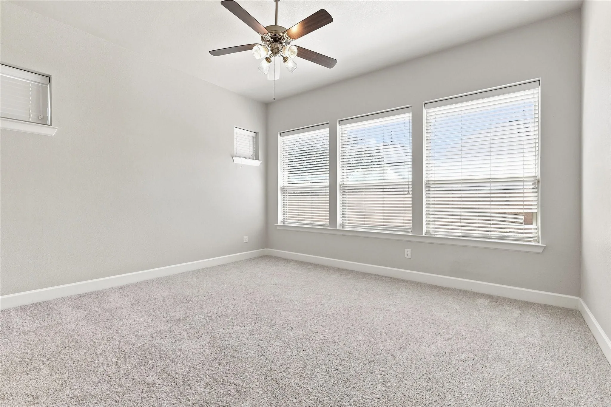 Single Family Residence For Sale in Denton County , 1209 9th Street, Argyle, Texas 76226, 3 Bedroom, 2 Bathroom, 2 Garage spaces, 2,093 Sqft, built in 2017, mls#21377039, Real Estate Agent in Argyle, Homes For Sale in Denton county, Homes For Sale in Argyle, Realtor in Argyle Texas, Real Estate Brokerage Independent Realty Texas, Luminita Cordes Realtor