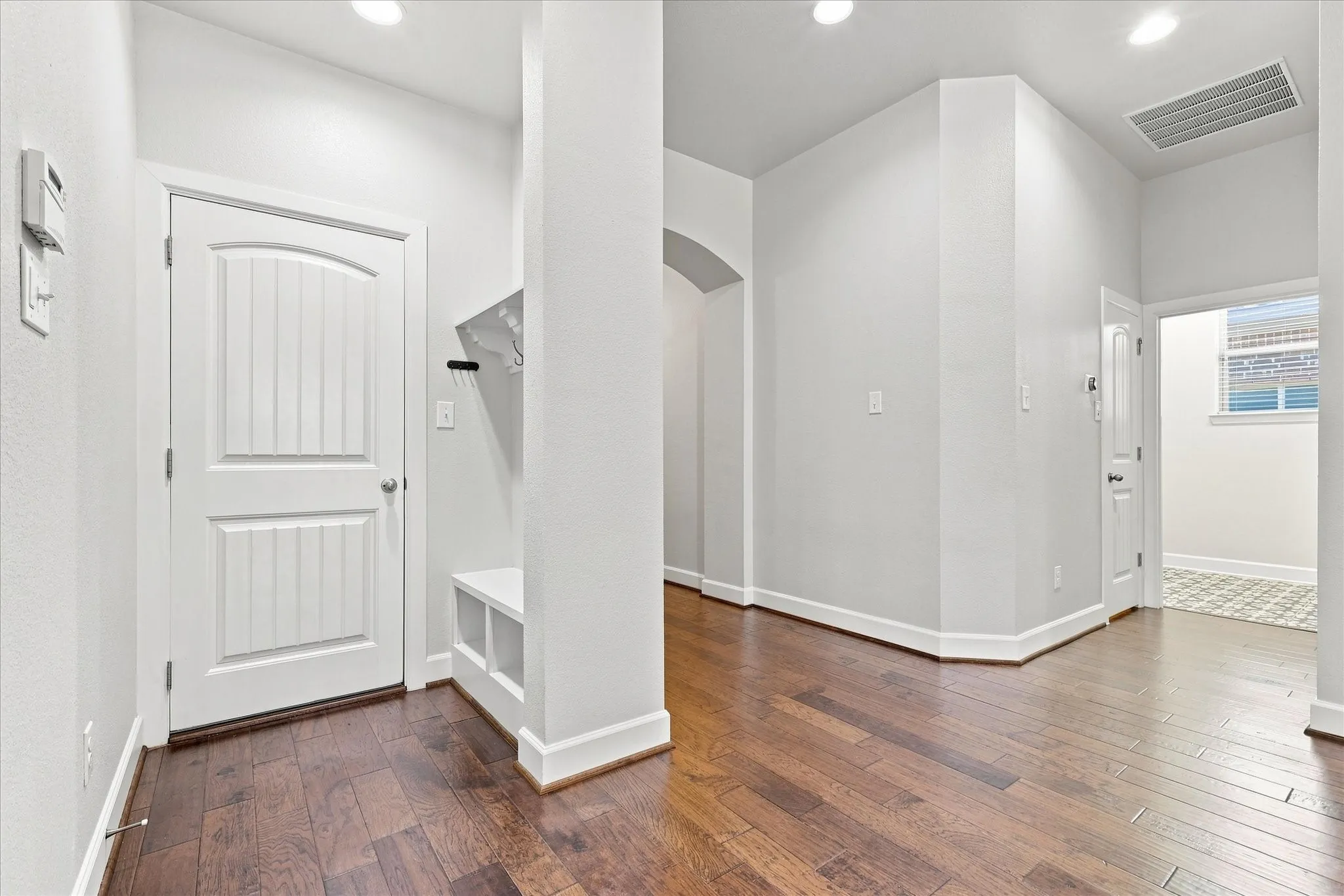 Single Family Residence For Sale in Denton County , 1209 9th Street, Argyle, Texas 76226, 3 Bedroom, 2 Bathroom, 2 Garage spaces, 2,093 Sqft, built in 2017, mls#21377039, Real Estate Agent in Argyle, Homes For Sale in Denton county, Homes For Sale in Argyle, Realtor in Argyle Texas, Real Estate Brokerage Independent Realty Texas, Luminita Cordes Realtor