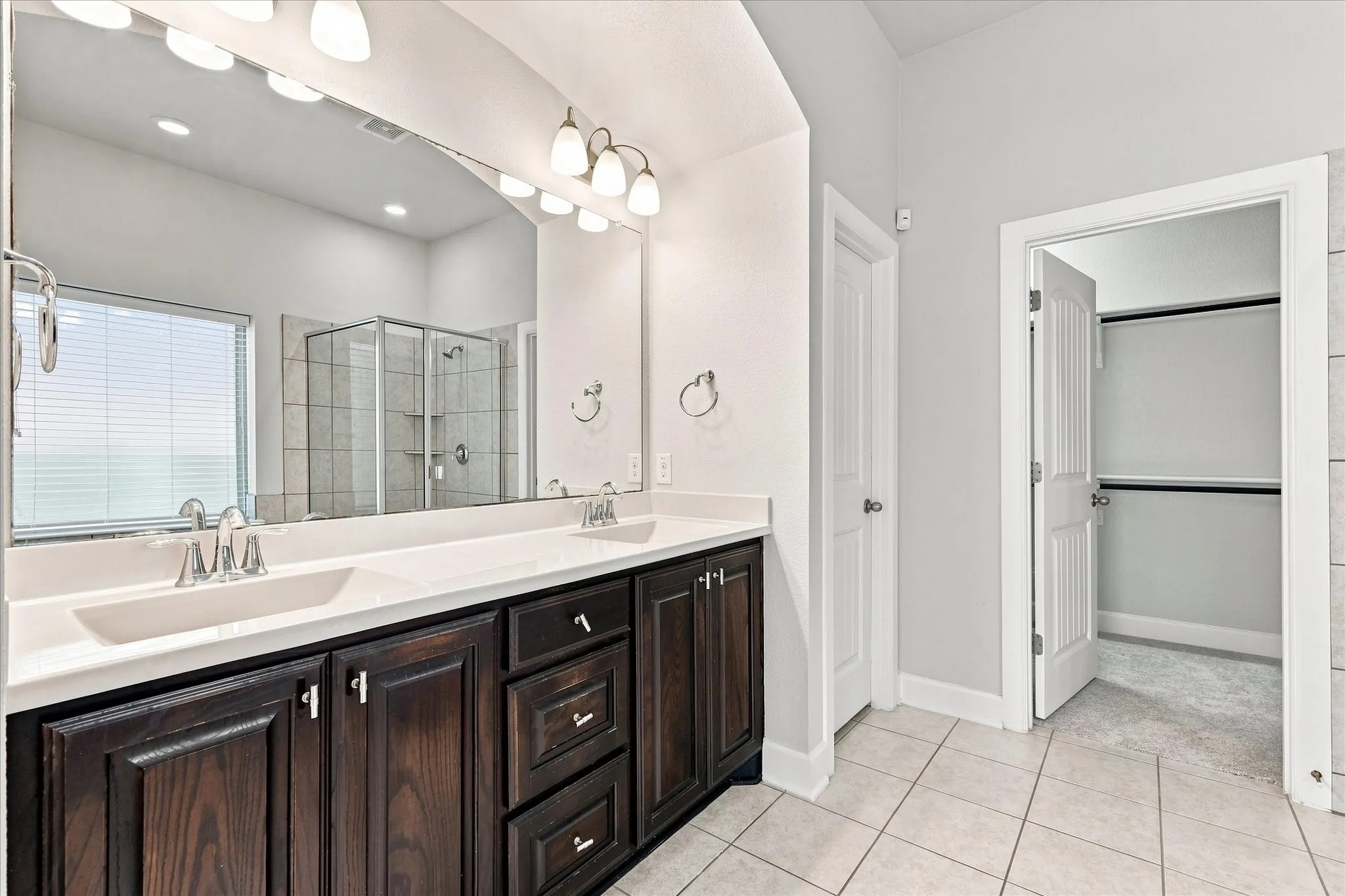 Single Family Residence For Sale in Denton County , 1209 9th Street, Argyle, Texas 76226, 3 Bedroom, 2 Bathroom, 2 Garage spaces, 2,093 Sqft, built in 2017, mls#21377039, Real Estate Agent in Argyle, Homes For Sale in Denton county, Homes For Sale in Argyle, Realtor in Argyle Texas, Real Estate Brokerage Independent Realty Texas, Luminita Cordes Realtor