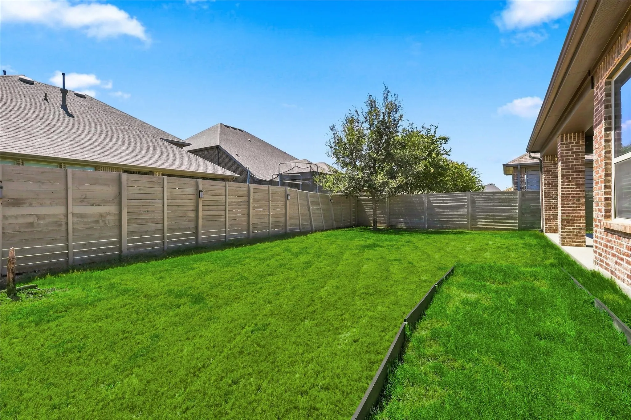 Single Family Residence For Sale in Denton County , 1209 9th Street, Argyle, Texas 76226, 3 Bedroom, 2 Bathroom, 2 Garage spaces, 2,093 Sqft, built in 2017, mls#21377039, Real Estate Agent in Argyle, Homes For Sale in Denton county, Homes For Sale in Argyle, Realtor in Argyle Texas, Real Estate Brokerage Independent Realty Texas, Luminita Cordes Realtor