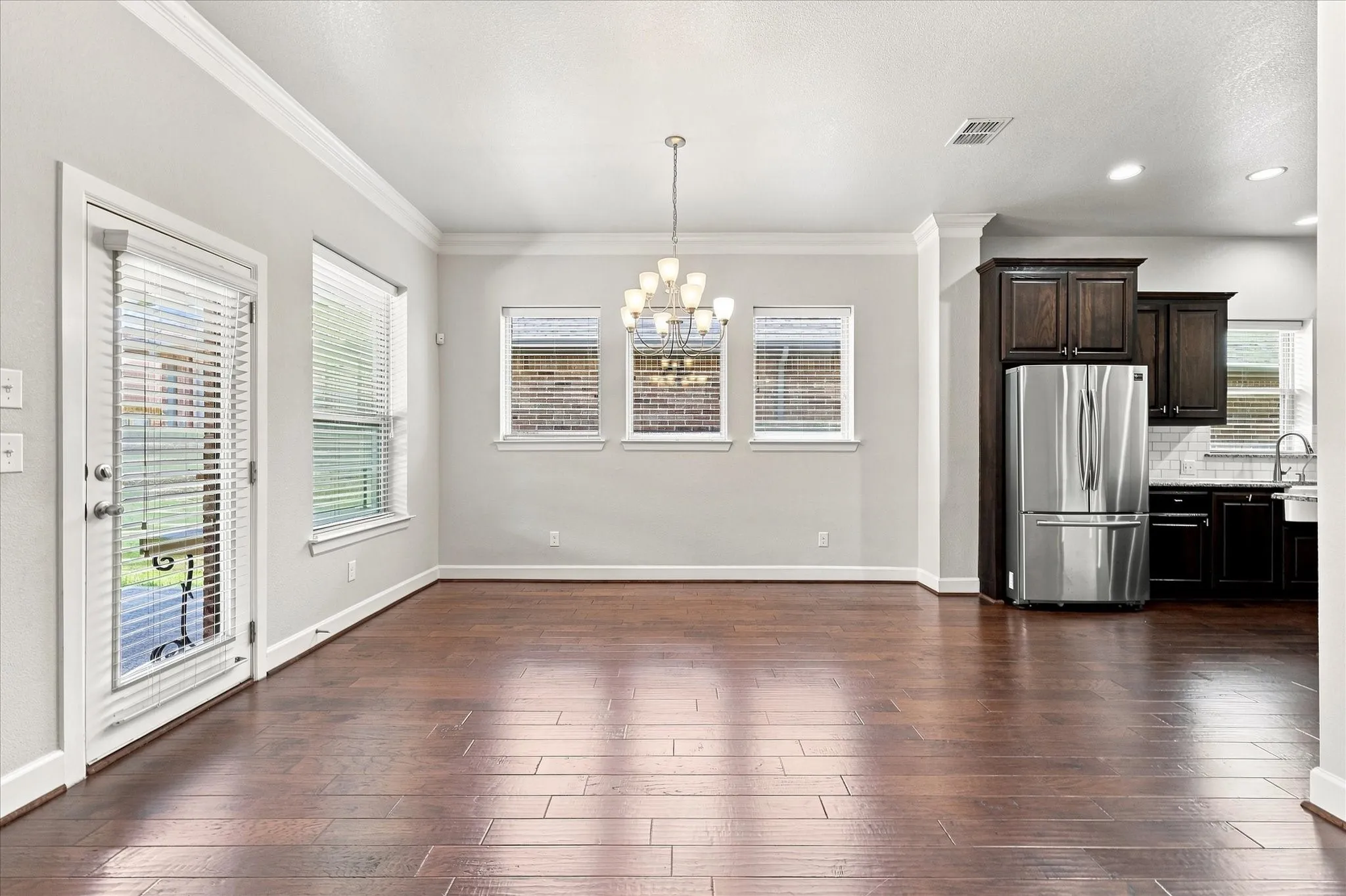 Single Family Residence For Sale in Denton County , 1209 9th Street, Argyle, Texas 76226, 3 Bedroom, 2 Bathroom, 2 Garage spaces, 2,093 Sqft, built in 2017, mls#21377039, Real Estate Agent in Argyle, Homes For Sale in Denton county, Homes For Sale in Argyle, Realtor in Argyle Texas, Real Estate Brokerage Independent Realty Texas, Luminita Cordes Realtor