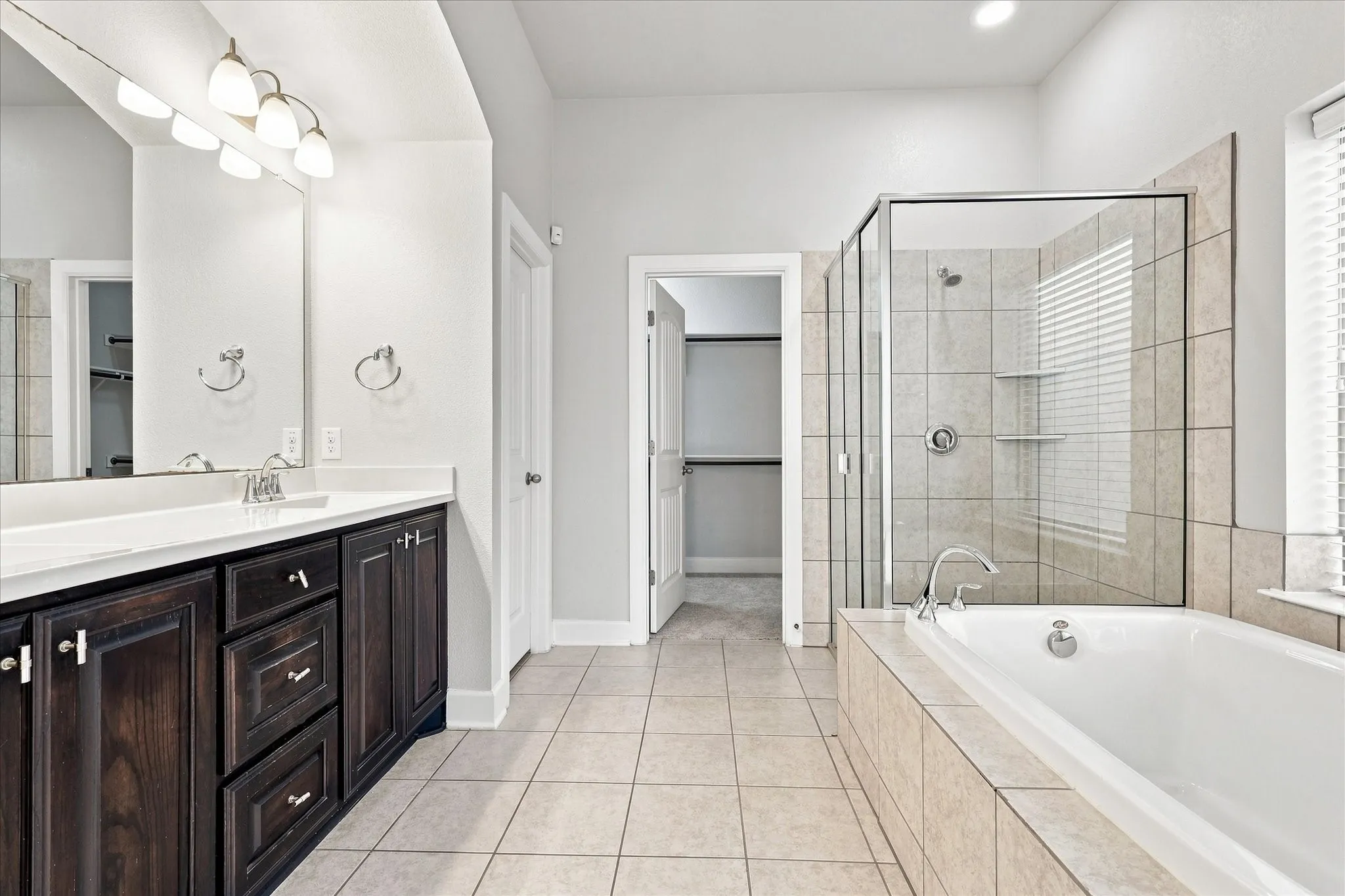 Single Family Residence For Sale in Denton County , 1209 9th Street, Argyle, Texas 76226, 3 Bedroom, 2 Bathroom, 2 Garage spaces, 2,093 Sqft, built in 2017, mls#21377039, Real Estate Agent in Argyle, Homes For Sale in Denton county, Homes For Sale in Argyle, Realtor in Argyle Texas, Real Estate Brokerage Independent Realty Texas, Luminita Cordes Realtor