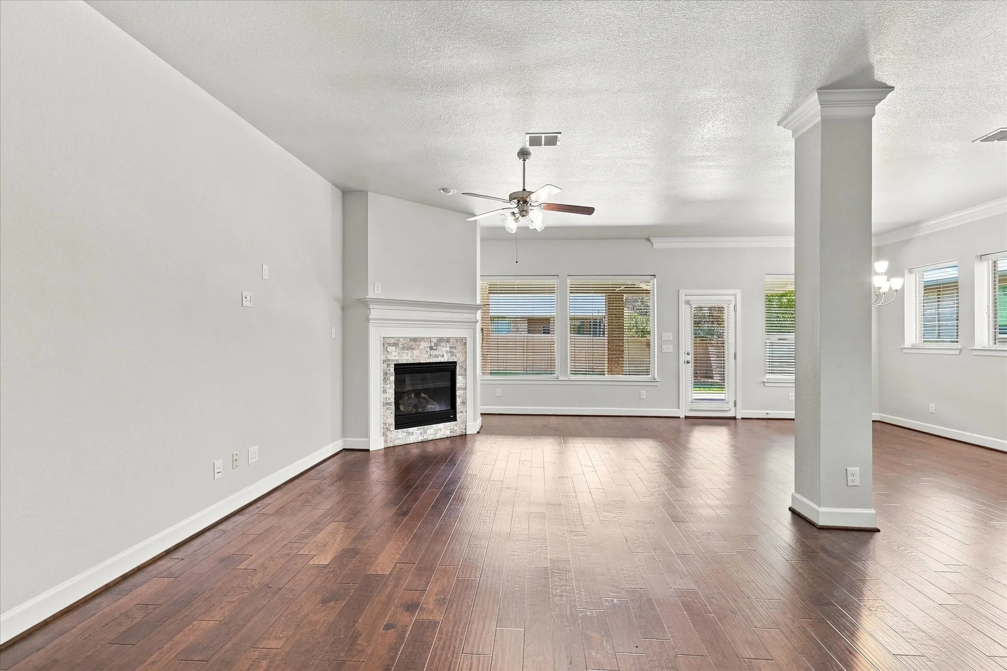 Single Family Residence For Sale in Denton County , 1209 9th Street, Argyle, Texas 76226, 3 Bedroom, 2 Bathroom, 2 Garage spaces, 2,093 Sqft, built in 2017, mls#21377039, Real Estate Agent in Argyle, Homes For Sale in Denton county, Homes For Sale in Argyle, Realtor in Argyle Texas, Real Estate Brokerage Independent Realty Texas, Luminita Cordes Realtor