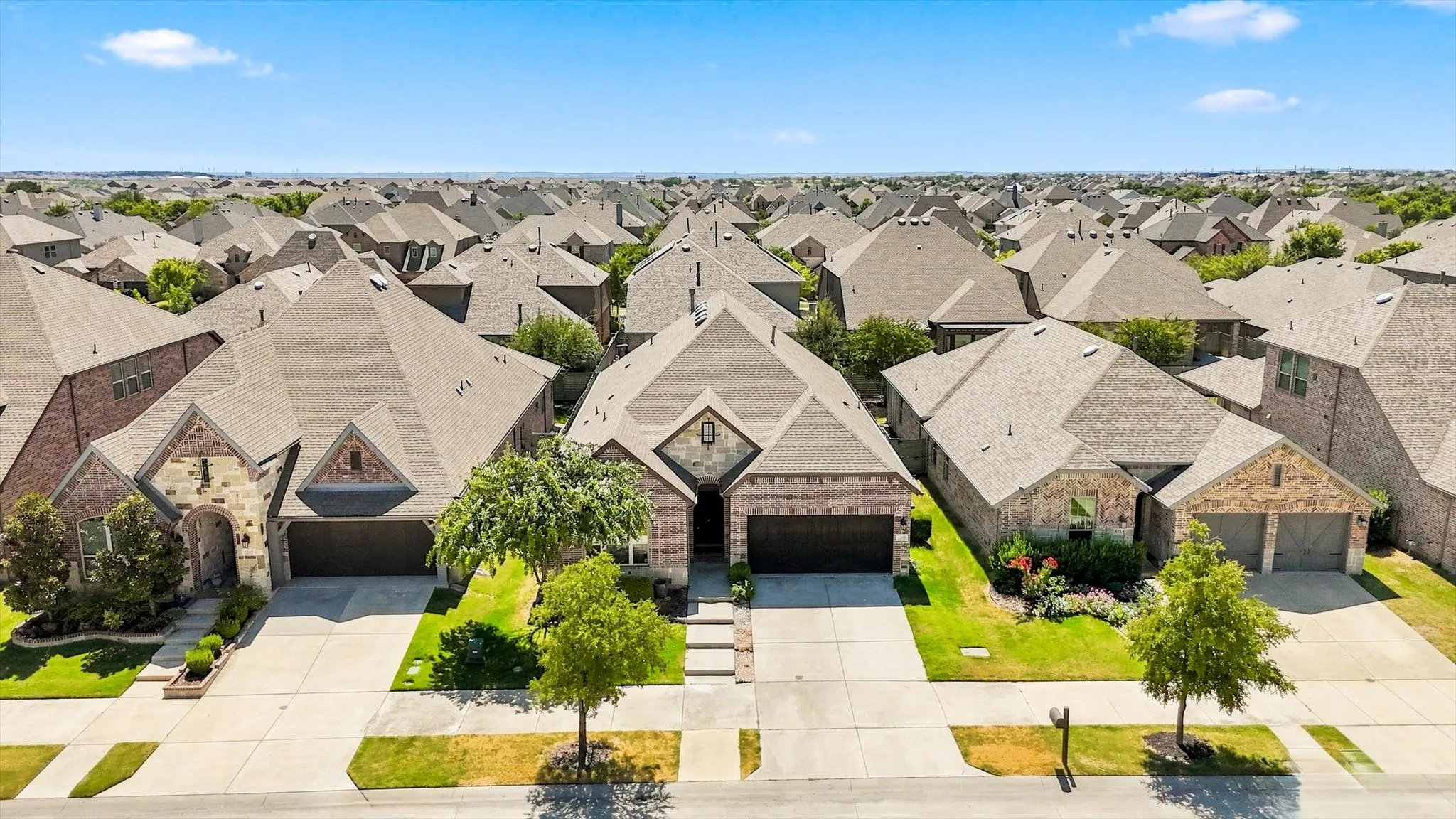 Single Family Residence For Sale in Denton County , 1209 9th Street, Argyle, Texas 76226, 3 Bedroom, 2 Bathroom, 2 Garage spaces, 2,093 Sqft, built in 2017, mls#21377039, Real Estate Agent in Argyle, Homes For Sale in Denton county, Homes For Sale in Argyle, Realtor in Argyle Texas, Real Estate Brokerage Independent Realty Texas, Luminita Cordes Realtor