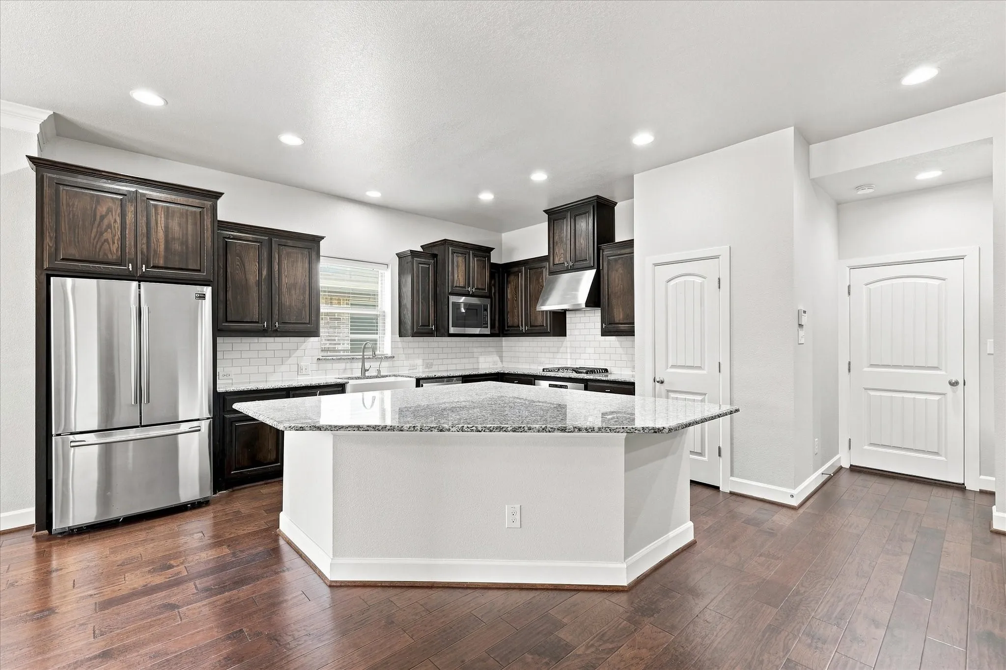 Single Family Residence For Sale in Denton County , 1209 9th Street, Argyle, Texas 76226, 3 Bedroom, 2 Bathroom, 2 Garage spaces, 2,093 Sqft, built in 2017, mls#21377039, Real Estate Agent in Argyle, Homes For Sale in Denton county, Homes For Sale in Argyle, Realtor in Argyle Texas, Real Estate Brokerage Independent Realty Texas, Luminita Cordes Realtor