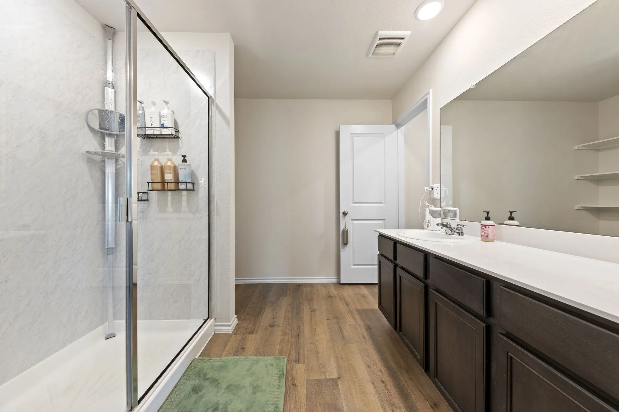 Single Family Residence For Sale in Ellis County , 1111 Baldwin Lane, Ennis, Texas 75119, 3 Bedroom, 2 Bathroom, 2 Garage spaces, 1,522 Sqft, built in 2024, mls#21377036, Real Estate Agent in Ennis, Homes For Sale in Ellis county, Homes For Sale in Ennis, Realtor in Ennis Texas, Real Estate Brokerage Independent Realty Texas, Luminita Cordes Realtor
