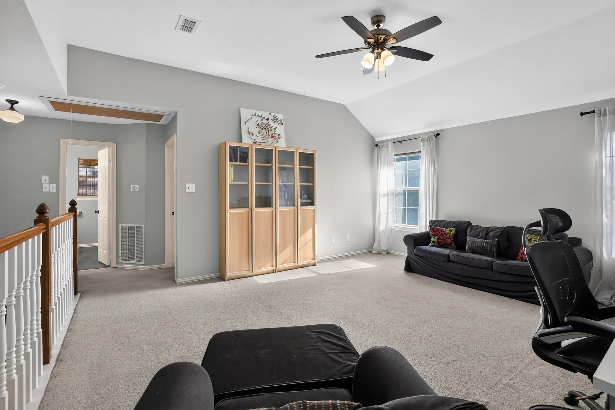 Upstairs living area, game room or flex space
