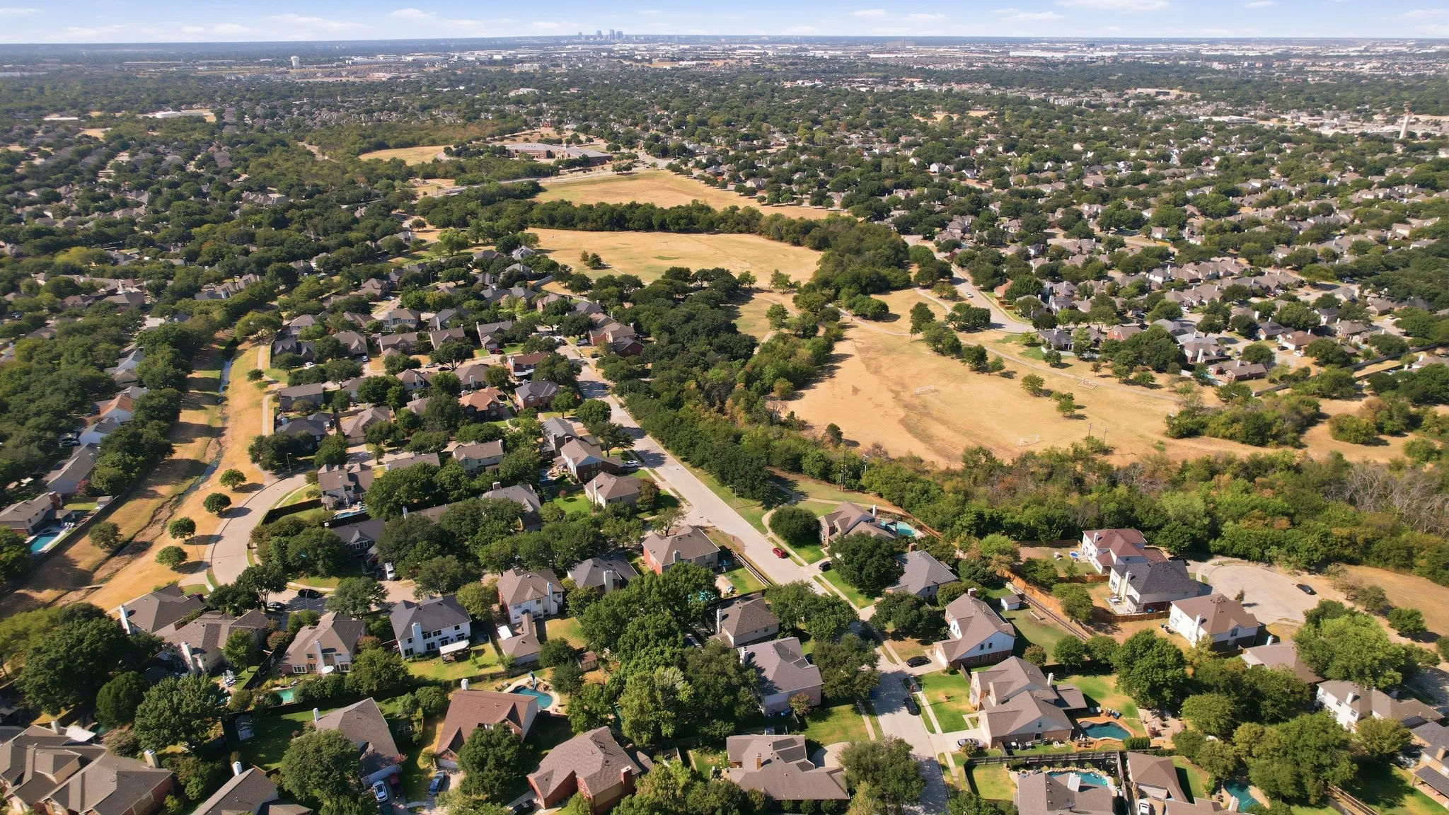 Single Family Residence For Sale in Tarrant County , 7654 Arcadia Trail, Fort Worth, Texas 76137, 4 Bedroom, 3 Bathroom, 2 Garage spaces, 2,589 Sqft, built in 1991, mls#21374987, Real Estate Agent in Fort Worth, Homes For Sale in Tarrant county, Homes For Sale in Fort Worth, Realtor in Fort Worth Texas, Real Estate Brokerage Independent Realty Texas, Luminita Cordes Realtor