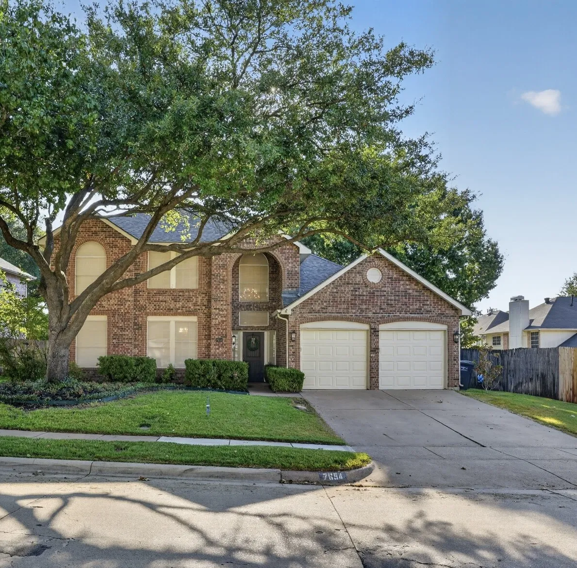 Single Family Residence For Sale in Tarrant County , 7654 Arcadia Trail, Fort Worth, Texas 76137, 4 Bedroom, 3 Bathroom, 2 Garage spaces, 2,589 Sqft, built in 1991, mls#21374987, Real Estate Agent in Fort Worth, Homes For Sale in Tarrant county, Homes For Sale in Fort Worth, Realtor in Fort Worth Texas, Real Estate Brokerage Independent Realty Texas, Luminita Cordes Realtor