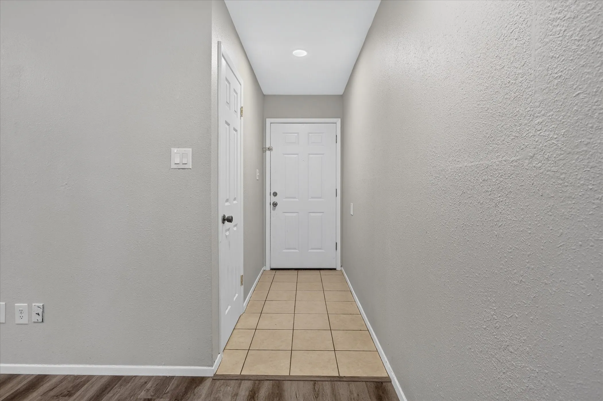 Single Family Residence For Sale in Johnson County , 628 Lisa Street, Burleson, Texas 76028, 3 Bedroom, 2 Bathroom, 2 Garage spaces, 1,076 Sqft, built in 1972, mls#21375318, Real Estate Agent in Burleson, Homes For Sale in Johnson county, Homes For Sale in Burleson, Realtor in Burleson Texas, Real Estate Brokerage Independent Realty Texas, Luminita Cordes Realtor