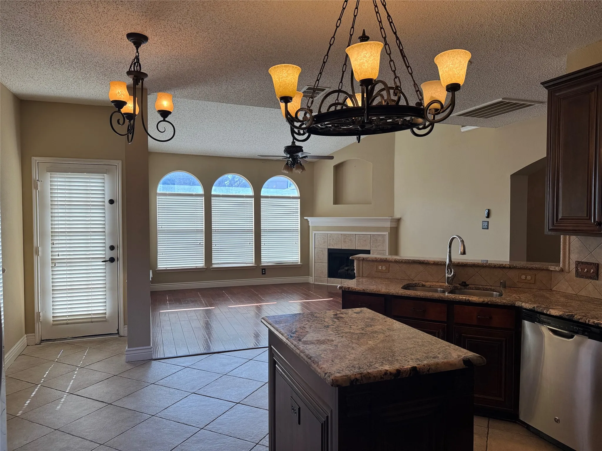 Single Family Residence For Rent in Collin County , 442 Trinity Drive, Allen, Texas 75002, 4 Bedroom, 3 Bathroom, 2 Garage spaces, 2,557 Sqft, built in 2001, mls#21377049, Real Estate Agent in Allen, Homes For Rent in Collin county, Homes For Rent in Allen, Realtor in Allen Texas, Real Estate Brokerage Independent Realty Texas, Luminita Cordes Realtor