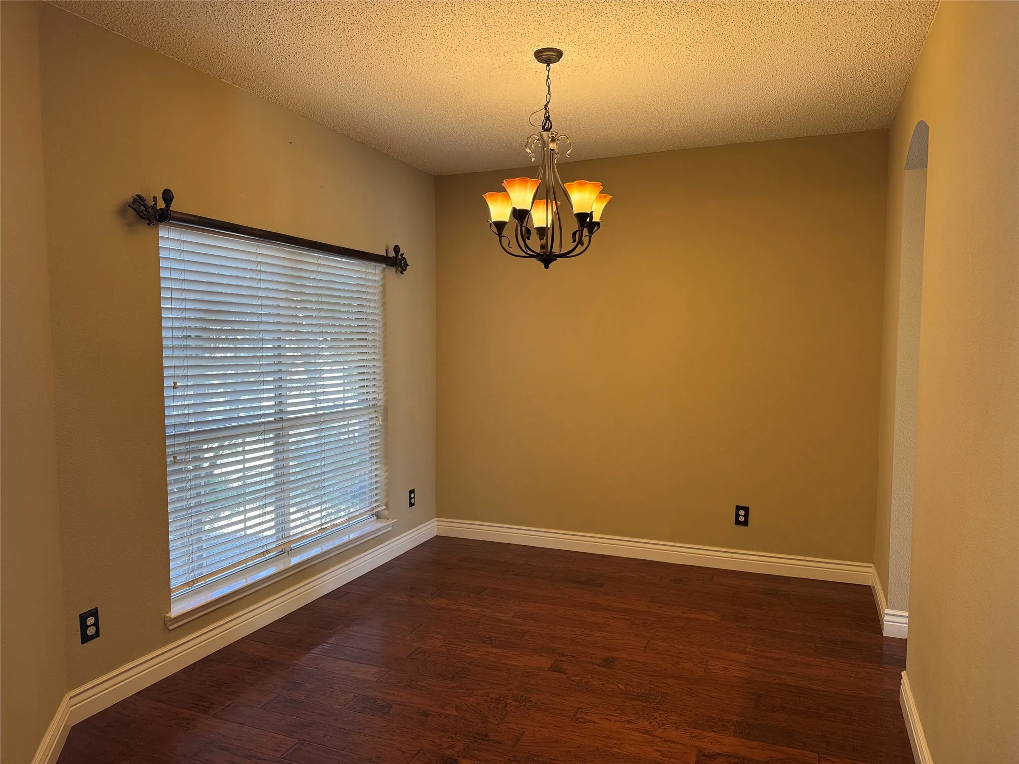 Single Family Residence For Rent in Collin County , 442 Trinity Drive, Allen, Texas 75002, 4 Bedroom, 3 Bathroom, 2 Garage spaces, 2,557 Sqft, built in 2001, mls#21377049, Real Estate Agent in Allen, Homes For Rent in Collin county, Homes For Rent in Allen, Realtor in Allen Texas, Real Estate Brokerage Independent Realty Texas, Luminita Cordes Realtor