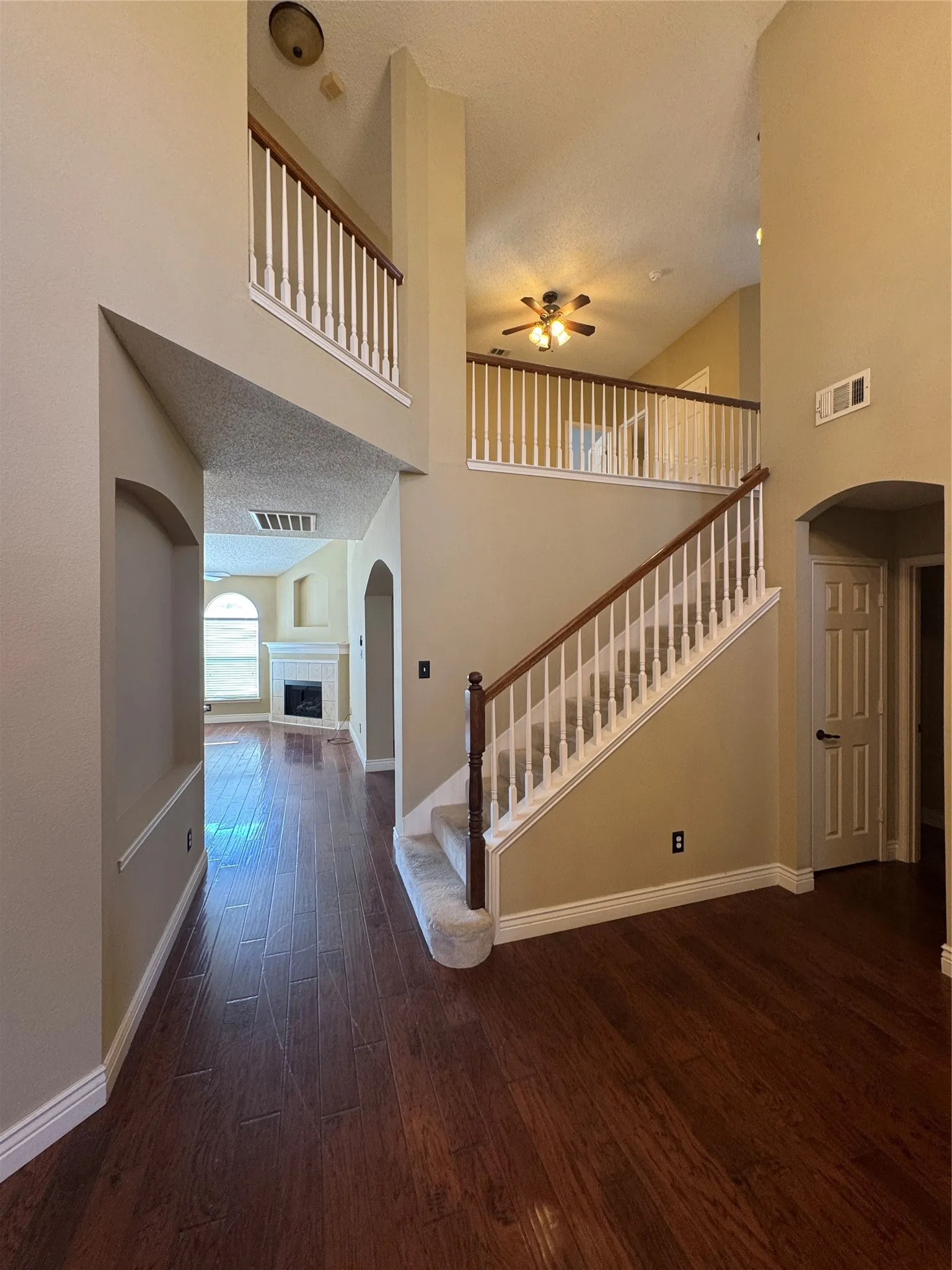 Single Family Residence For Rent in Collin County , 442 Trinity Drive, Allen, Texas 75002, 4 Bedroom, 3 Bathroom, 2 Garage spaces, 2,557 Sqft, built in 2001, mls#21377049, Real Estate Agent in Allen, Homes For Rent in Collin county, Homes For Rent in Allen, Realtor in Allen Texas, Real Estate Brokerage Independent Realty Texas, Luminita Cordes Realtor