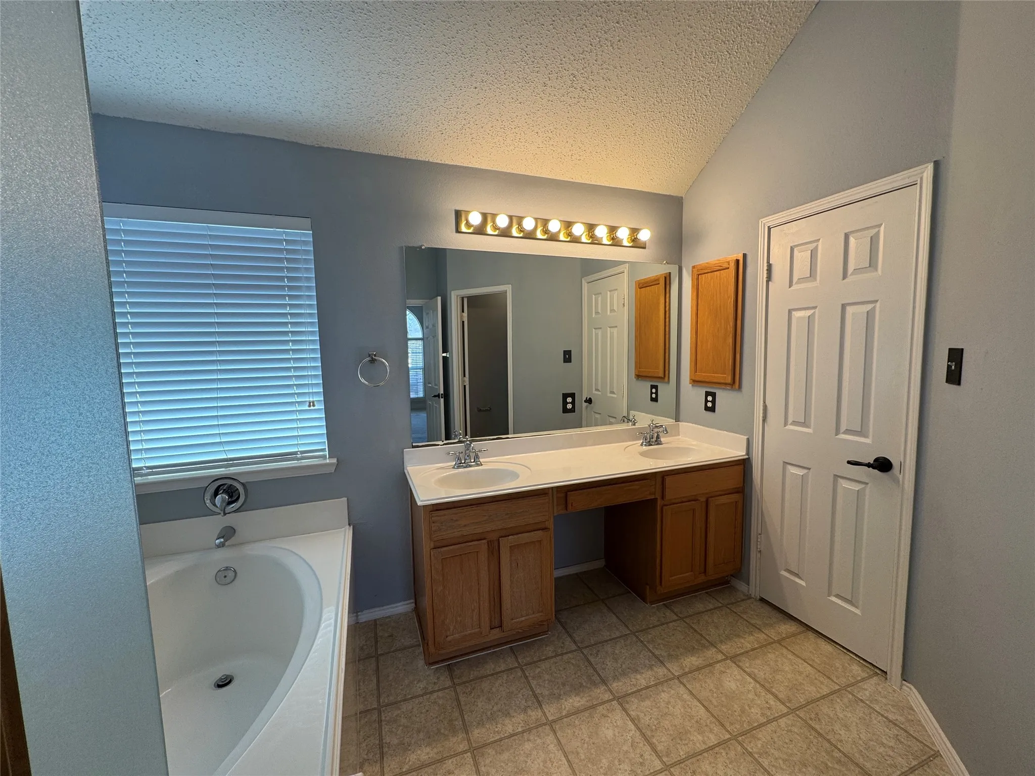 Single Family Residence For Rent in Collin County , 442 Trinity Drive, Allen, Texas 75002, 4 Bedroom, 3 Bathroom, 2 Garage spaces, 2,557 Sqft, built in 2001, mls#21377049, Real Estate Agent in Allen, Homes For Rent in Collin county, Homes For Rent in Allen, Realtor in Allen Texas, Real Estate Brokerage Independent Realty Texas, Luminita Cordes Realtor