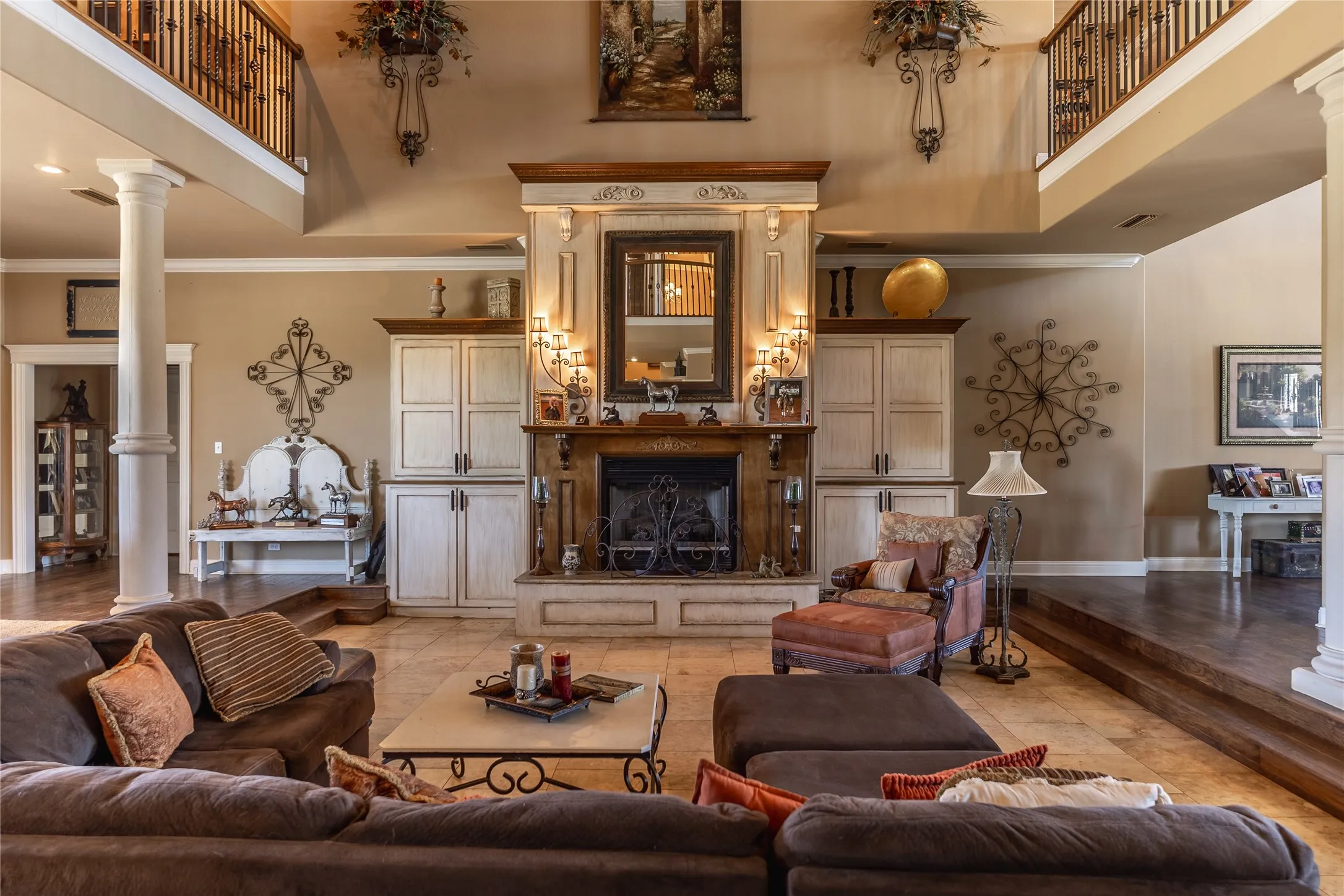 Farm For Sale in Hopkins County , 6220 INTERSTATE HIGHWAY 30 E, Sulphur Springs, Texas 75482, 4 Bedroom, 6 Bathroom, 7 Garage spaces, 6,548 Sqft, built in 2005, mls#21376762, Real Estate Agent in Sulphur Springs, Homes For Sale in Hopkins county, Homes For Sale in Sulphur Springs, Realtor in Sulphur Springs Texas, Real Estate Brokerage Independent Realty Texas, Luminita Cordes Realtor