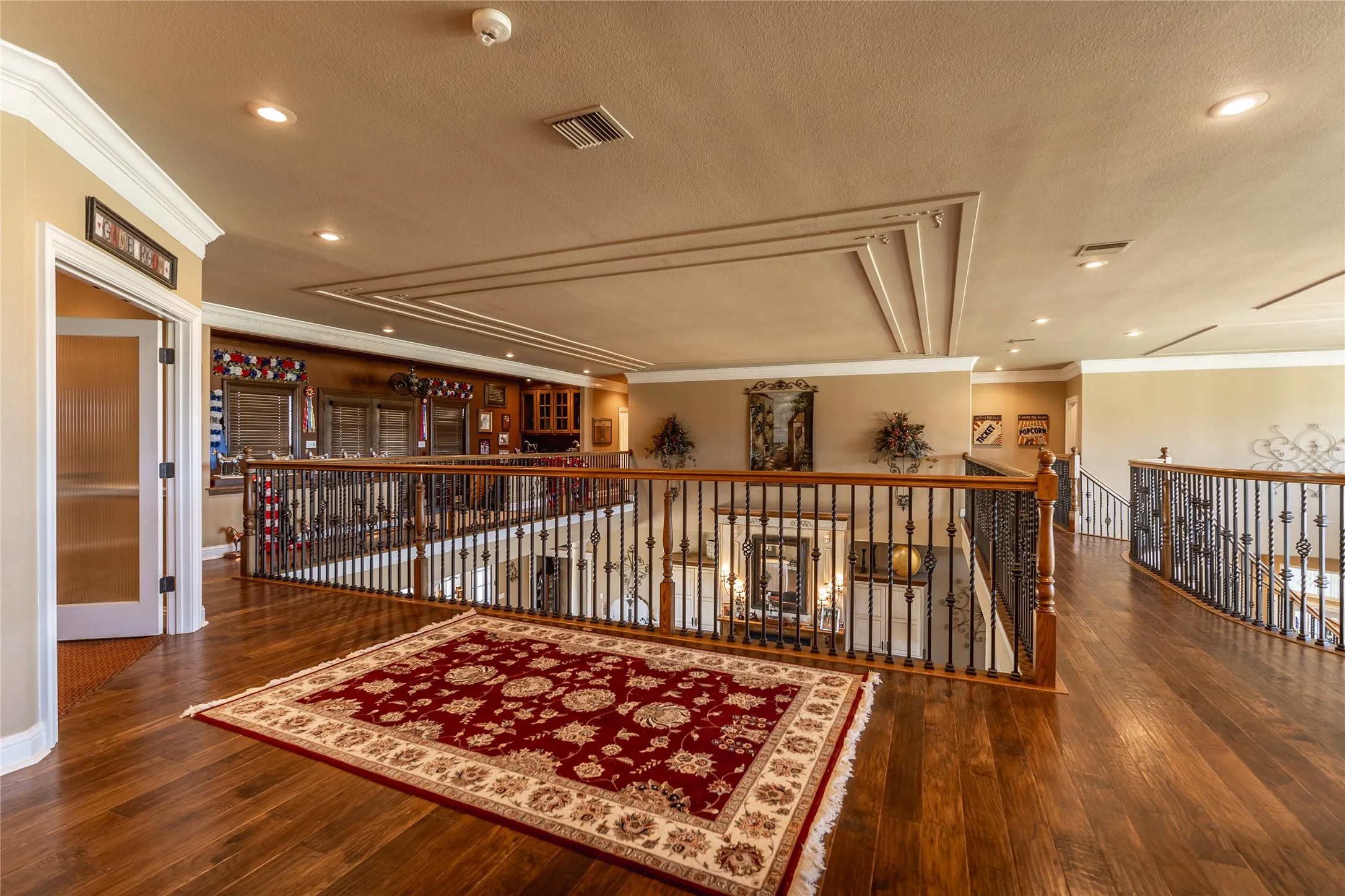 Farm For Sale in Hopkins County , 6220 INTERSTATE HIGHWAY 30 E, Sulphur Springs, Texas 75482, 4 Bedroom, 6 Bathroom, 7 Garage spaces, 6,548 Sqft, built in 2005, mls#21376762, Real Estate Agent in Sulphur Springs, Homes For Sale in Hopkins county, Homes For Sale in Sulphur Springs, Realtor in Sulphur Springs Texas, Real Estate Brokerage Independent Realty Texas, Luminita Cordes Realtor