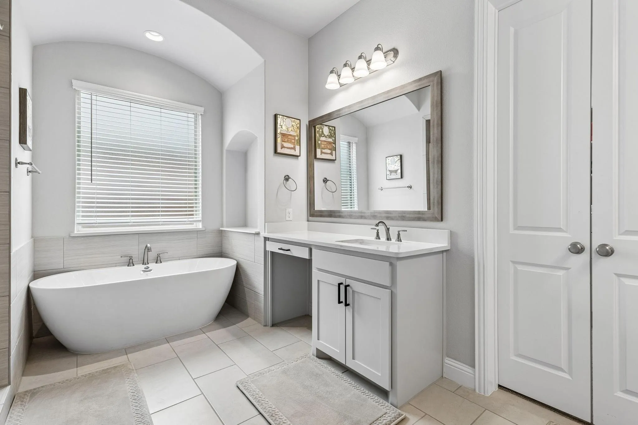 Single Family Residence For Rent in Rockwall County , 629 Singing Water Drive, Rockwall, Texas 75087, 5 Bedroom, 5 Bathroom, 3 Garage spaces, 4,455 Sqft, built in 2022, mls#21377056, Real Estate Agent in Rockwall, Homes For Rent in Rockwall county, Homes For Rent in Rockwall, Realtor in Rockwall Texas, Real Estate Brokerage Independent Realty Texas, Luminita Cordes Realtor