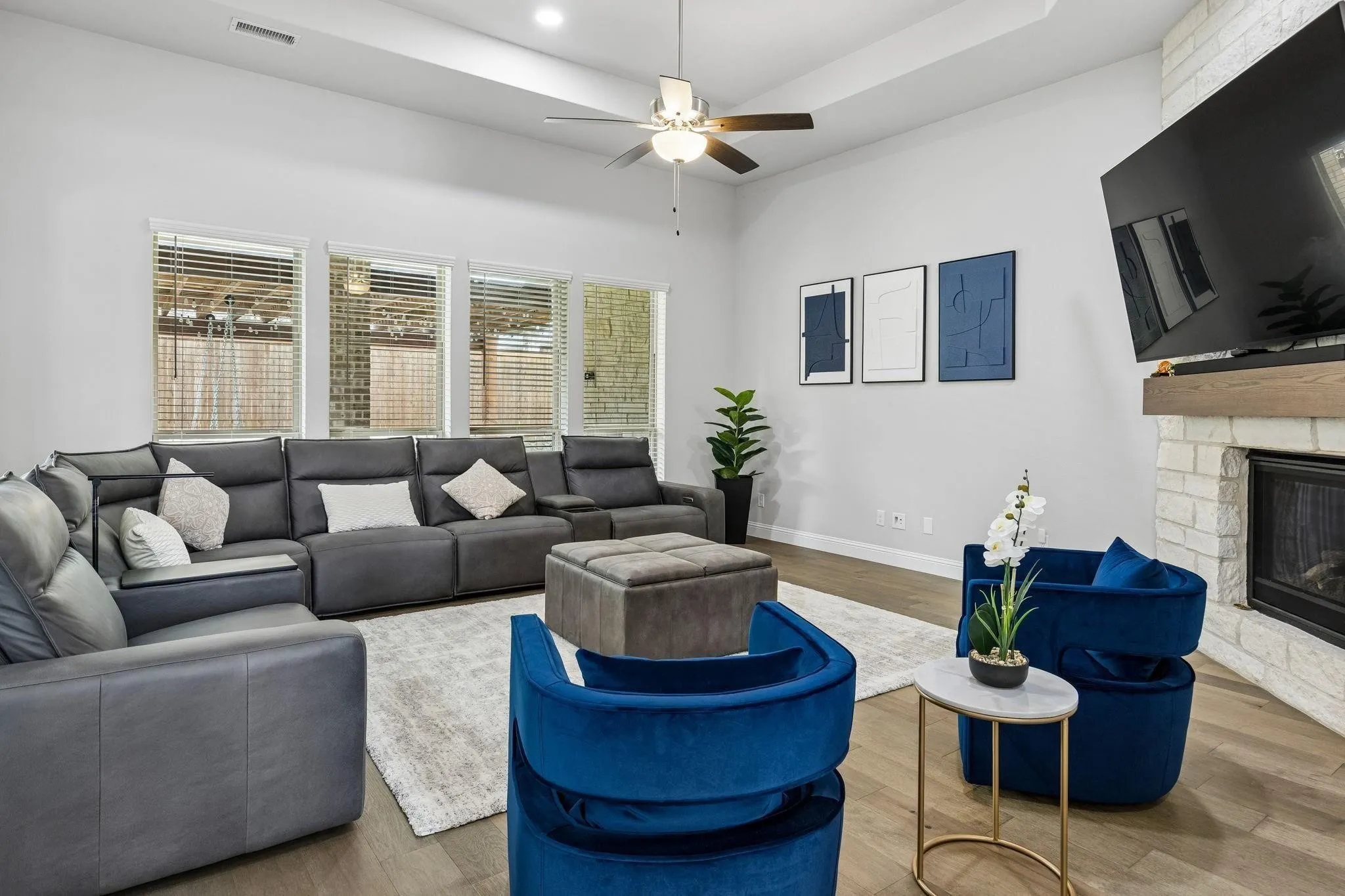 Single Family Residence For Rent in Rockwall County , 629 Singing Water Drive, Rockwall, Texas 75087, 5 Bedroom, 5 Bathroom, 3 Garage spaces, 4,455 Sqft, built in 2022, mls#21377056, Real Estate Agent in Rockwall, Homes For Rent in Rockwall county, Homes For Rent in Rockwall, Realtor in Rockwall Texas, Real Estate Brokerage Independent Realty Texas, Luminita Cordes Realtor