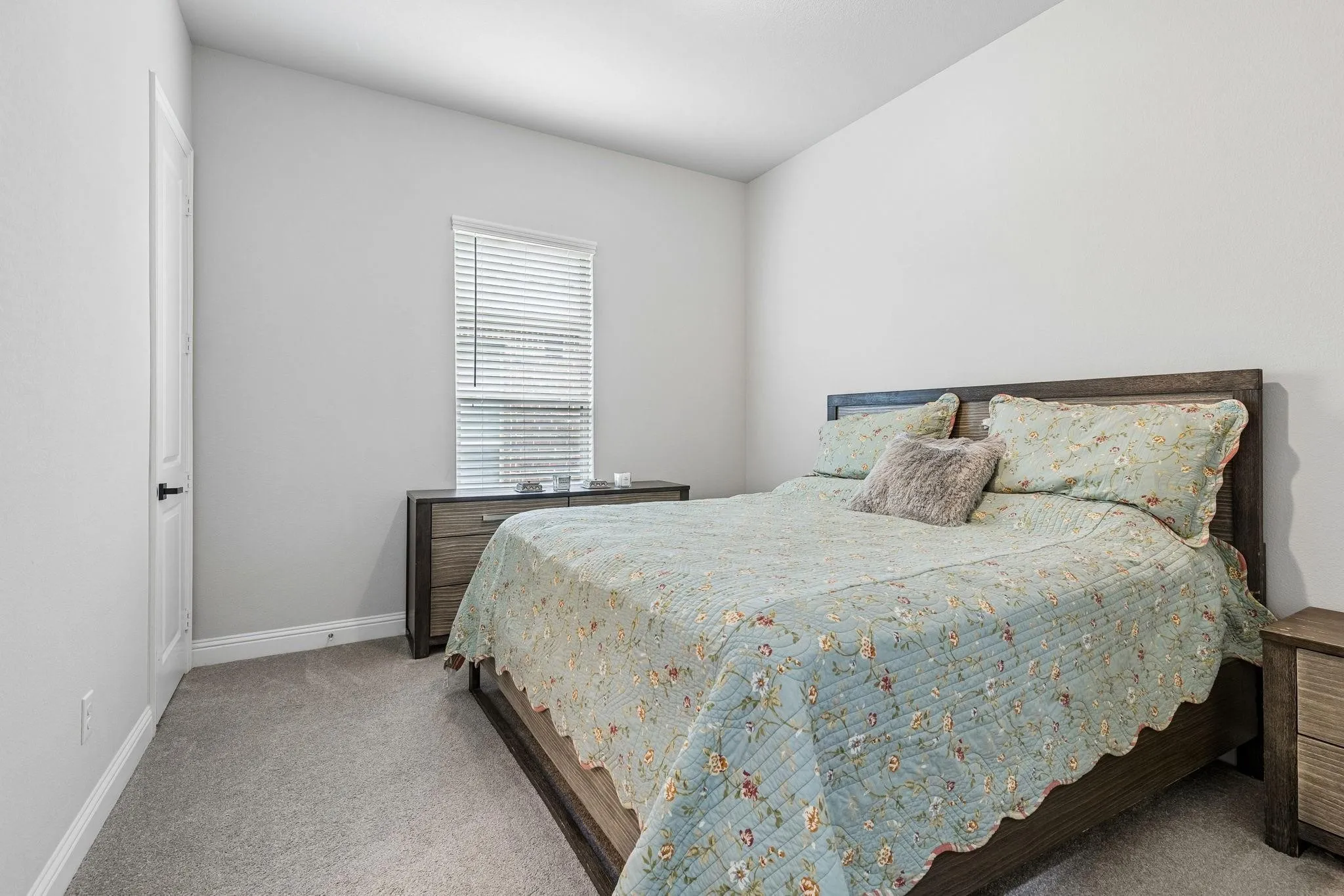 Single Family Residence For Rent in Rockwall County , 629 Singing Water Drive, Rockwall, Texas 75087, 5 Bedroom, 5 Bathroom, 3 Garage spaces, 4,455 Sqft, built in 2022, mls#21377056, Real Estate Agent in Rockwall, Homes For Rent in Rockwall county, Homes For Rent in Rockwall, Realtor in Rockwall Texas, Real Estate Brokerage Independent Realty Texas, Luminita Cordes Realtor