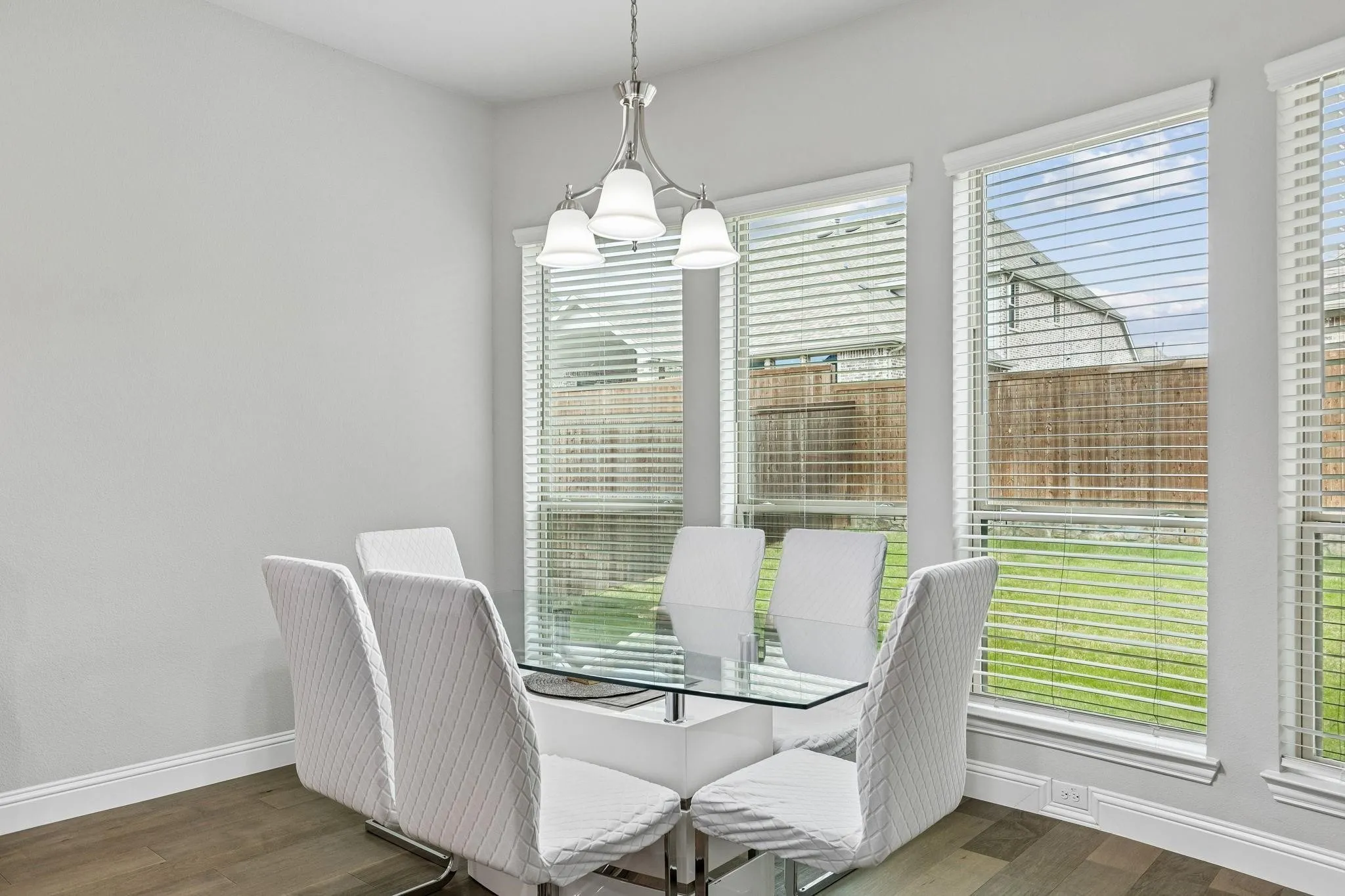 Single Family Residence For Rent in Rockwall County , 629 Singing Water Drive, Rockwall, Texas 75087, 5 Bedroom, 5 Bathroom, 3 Garage spaces, 4,455 Sqft, built in 2022, mls#21377056, Real Estate Agent in Rockwall, Homes For Rent in Rockwall county, Homes For Rent in Rockwall, Realtor in Rockwall Texas, Real Estate Brokerage Independent Realty Texas, Luminita Cordes Realtor