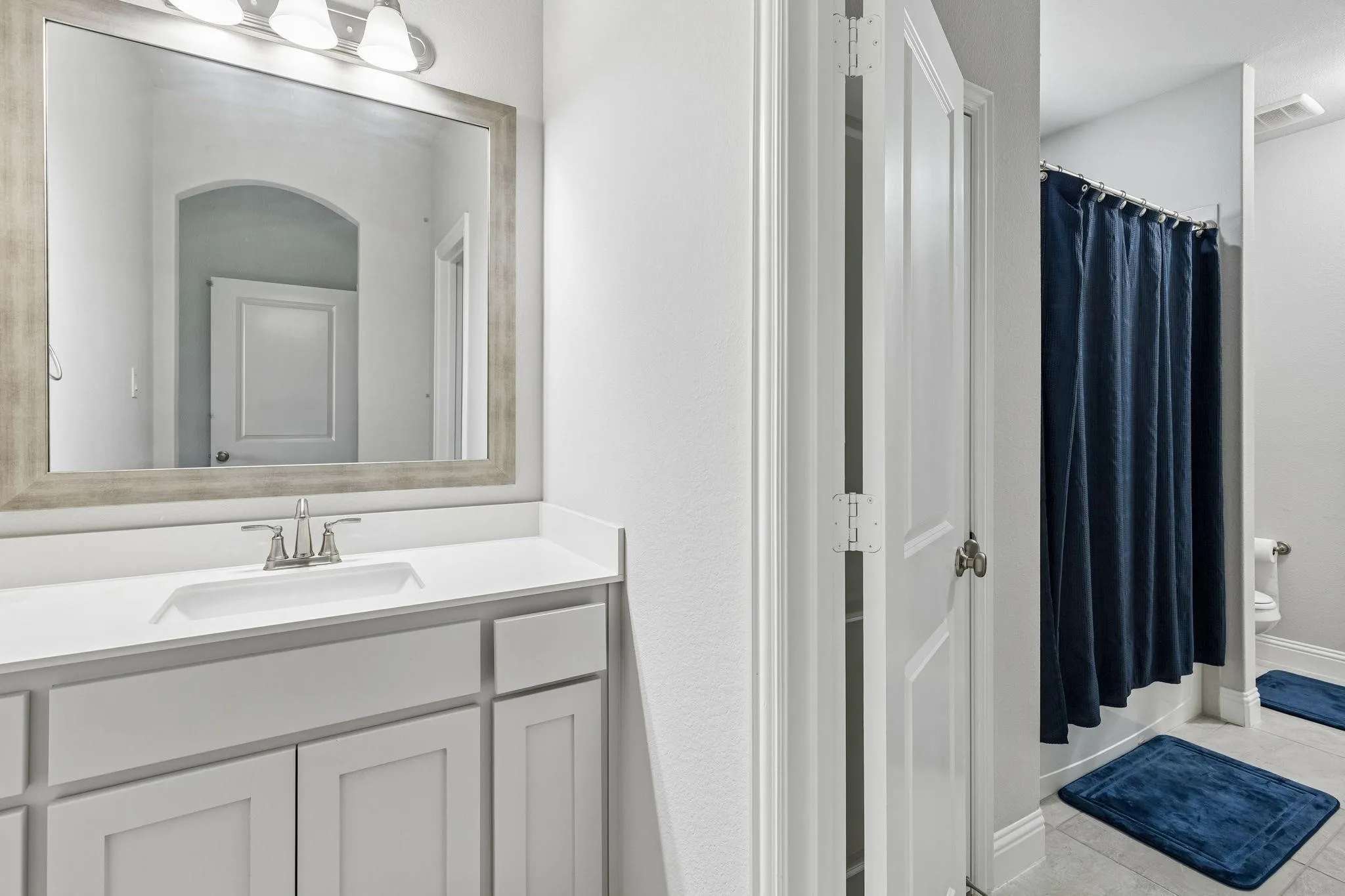 Single Family Residence For Rent in Rockwall County , 629 Singing Water Drive, Rockwall, Texas 75087, 5 Bedroom, 5 Bathroom, 3 Garage spaces, 4,455 Sqft, built in 2022, mls#21377056, Real Estate Agent in Rockwall, Homes For Rent in Rockwall county, Homes For Rent in Rockwall, Realtor in Rockwall Texas, Real Estate Brokerage Independent Realty Texas, Luminita Cordes Realtor