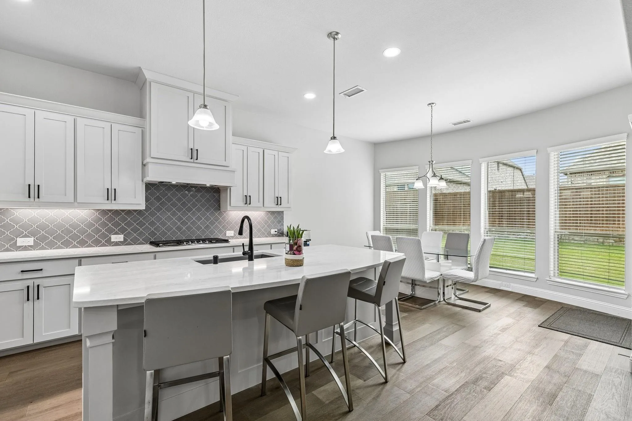 Single Family Residence For Rent in Rockwall County , 629 Singing Water Drive, Rockwall, Texas 75087, 5 Bedroom, 5 Bathroom, 3 Garage spaces, 4,455 Sqft, built in 2022, mls#21377056, Real Estate Agent in Rockwall, Homes For Rent in Rockwall county, Homes For Rent in Rockwall, Realtor in Rockwall Texas, Real Estate Brokerage Independent Realty Texas, Luminita Cordes Realtor