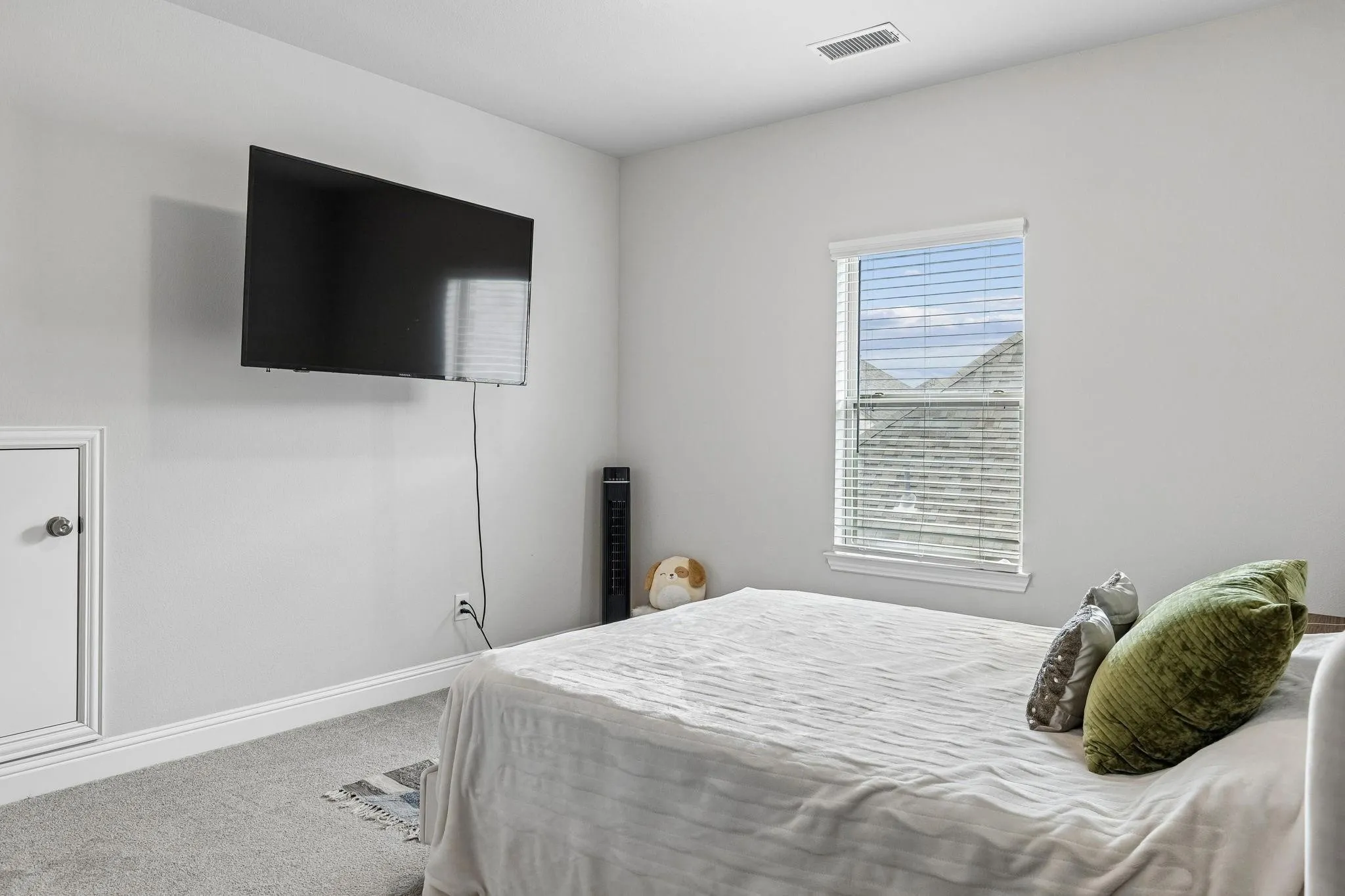 Single Family Residence For Rent in Rockwall County , 629 Singing Water Drive, Rockwall, Texas 75087, 5 Bedroom, 5 Bathroom, 3 Garage spaces, 4,455 Sqft, built in 2022, mls#21377056, Real Estate Agent in Rockwall, Homes For Rent in Rockwall county, Homes For Rent in Rockwall, Realtor in Rockwall Texas, Real Estate Brokerage Independent Realty Texas, Luminita Cordes Realtor