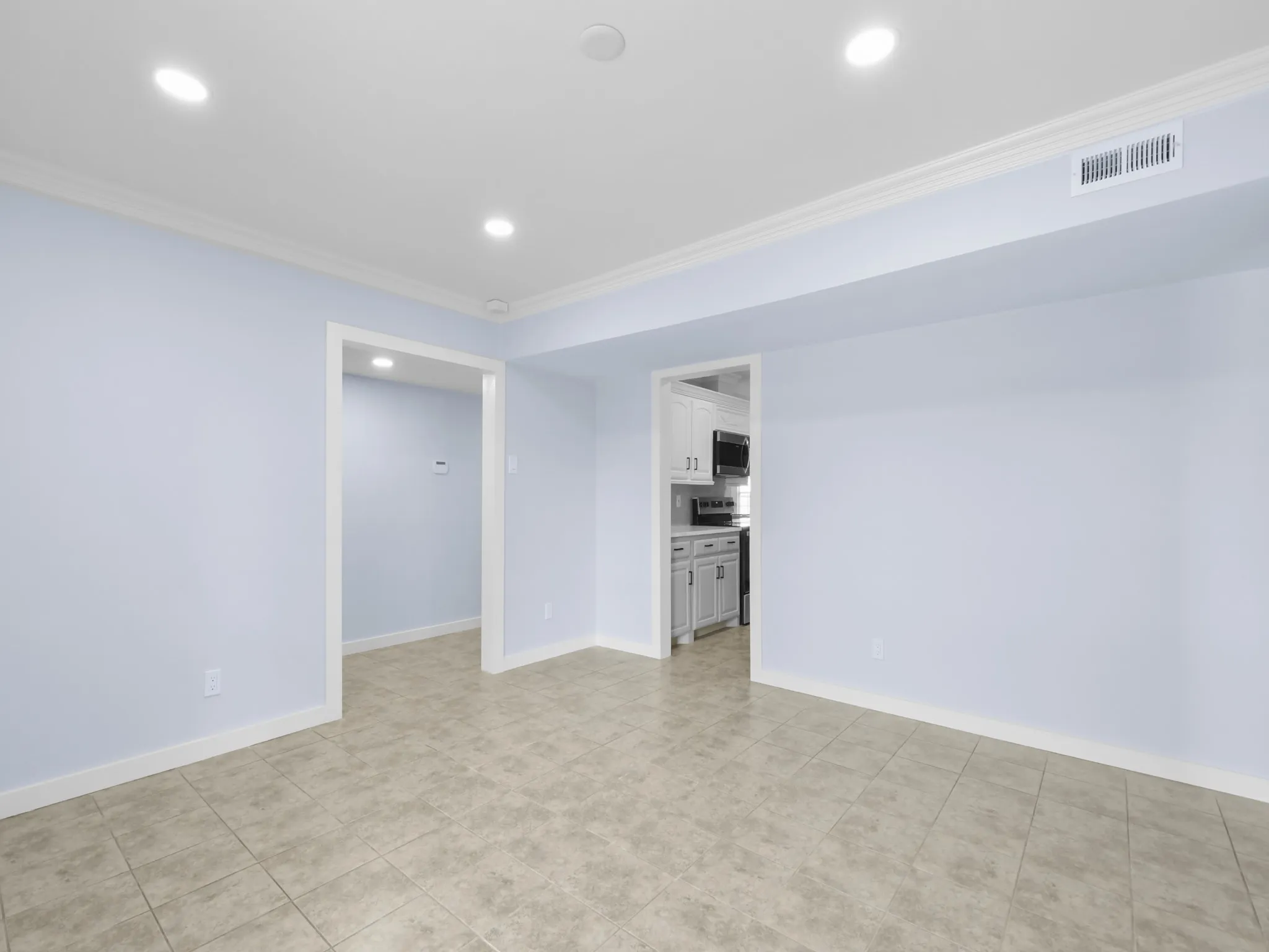 Single Family Residence For Sale in Denton County , 2033 Lymington Road, Carrollton, Texas 75007, 3 Bedroom, 3 Bathroom, 1 Garage spaces, 2,160 Sqft, built in 1974, mls#21376910, Real Estate Agent in Carrollton, Homes For Sale in Denton county, Homes For Sale in Carrollton, Realtor in Carrollton Texas, Real Estate Brokerage Independent Realty Texas, Luminita Cordes Realtor