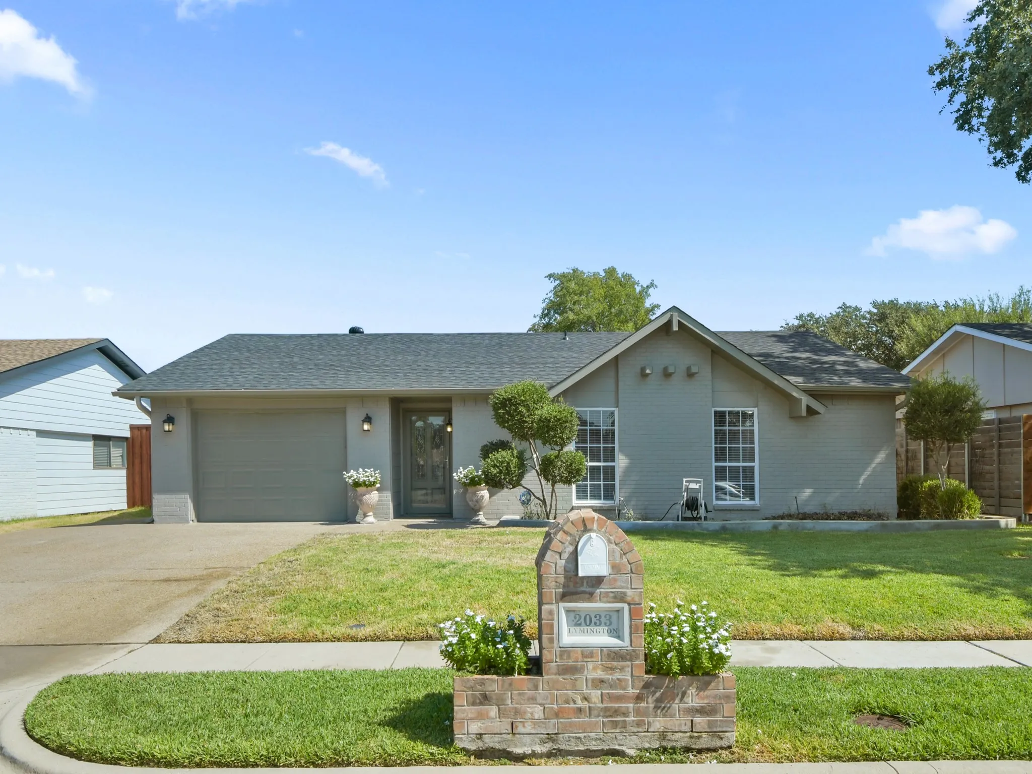 Single Family Residence For Sale in Denton County , 2033 Lymington Road, Carrollton, Texas 75007, 3 Bedroom, 3 Bathroom, 1 Garage spaces, 2,160 Sqft, built in 1974, mls#21376910, Real Estate Agent in Carrollton, Homes For Sale in Denton county, Homes For Sale in Carrollton, Realtor in Carrollton Texas, Real Estate Brokerage Independent Realty Texas, Luminita Cordes Realtor