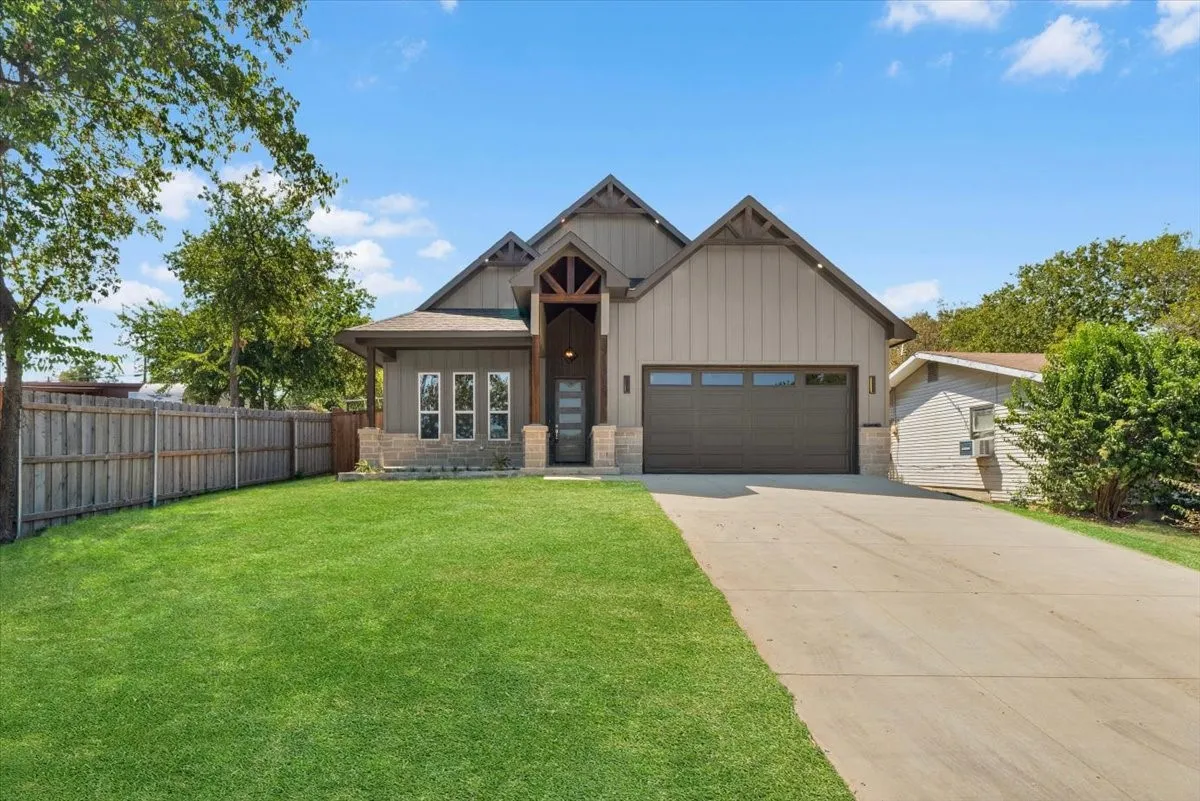 Single Family Residence For Sale in Tarrant County , 2915 Roosevelt Avenue, Fort Worth, Texas 76106, 4 Bedroom, 2 Bathroom, 2 Garage spaces, 1,957 Sqft, built in 2026, mls#21377046, Real Estate Agent in Fort Worth, Homes For Sale in Tarrant county, Homes For Sale in Fort Worth, Realtor in Fort Worth Texas, Real Estate Brokerage Independent Realty Texas, Luminita Cordes Realtor