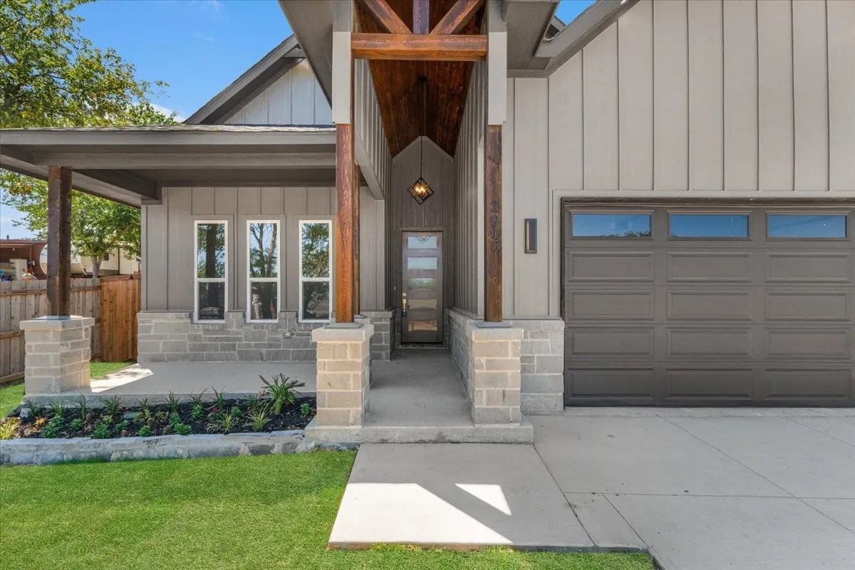 Single Family Residence For Sale in Tarrant County , 2915 Roosevelt Avenue, Fort Worth, Texas 76106, 4 Bedroom, 2 Bathroom, 2 Garage spaces, 1,957 Sqft, built in 2026, mls#21377046, Real Estate Agent in Fort Worth, Homes For Sale in Tarrant county, Homes For Sale in Fort Worth, Realtor in Fort Worth Texas, Real Estate Brokerage Independent Realty Texas, Luminita Cordes Realtor