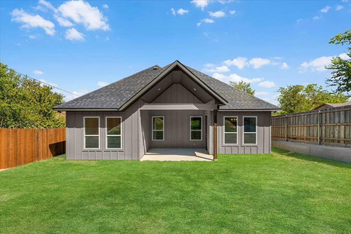 Single Family Residence For Sale in Tarrant County , 2915 Roosevelt Avenue, Fort Worth, Texas 76106, 4 Bedroom, 2 Bathroom, 2 Garage spaces, 1,957 Sqft, built in 2026, mls#21377046, Real Estate Agent in Fort Worth, Homes For Sale in Tarrant county, Homes For Sale in Fort Worth, Realtor in Fort Worth Texas, Real Estate Brokerage Independent Realty Texas, Luminita Cordes Realtor