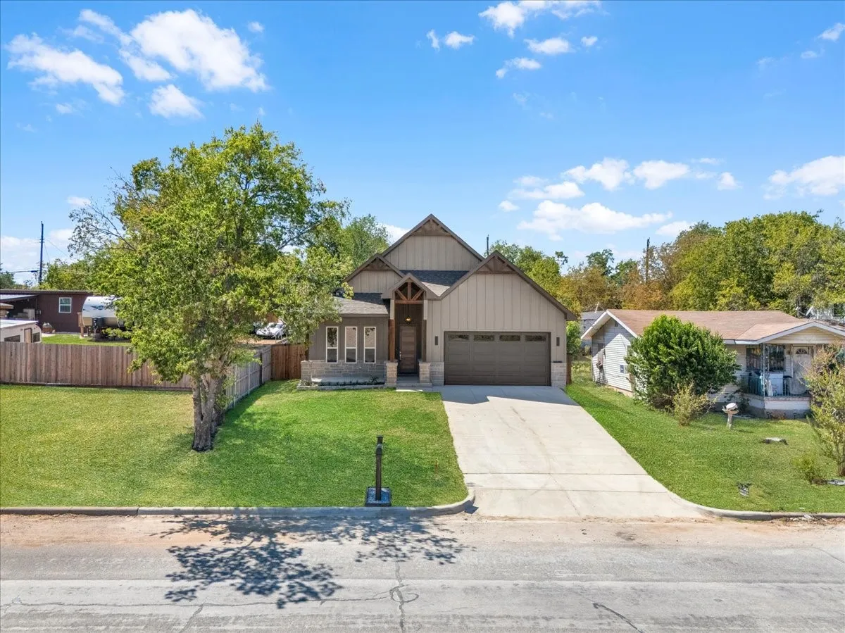Single Family Residence For Sale in Tarrant County , 2915 Roosevelt Avenue, Fort Worth, Texas 76106, 4 Bedroom, 2 Bathroom, 2 Garage spaces, 1,957 Sqft, built in 2026, mls#21377046, Real Estate Agent in Fort Worth, Homes For Sale in Tarrant county, Homes For Sale in Fort Worth, Realtor in Fort Worth Texas, Real Estate Brokerage Independent Realty Texas, Luminita Cordes Realtor