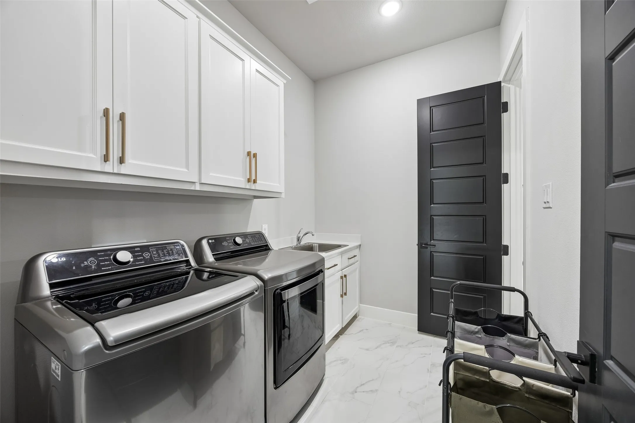Single Family Residence For Sale in Collin County , 1844 Ellington Drive, Celina, Texas 75009, 4 Bedroom, 5 Bathroom, 3 Garage spaces, 3,885 Sqft, built in 2023, mls#21375926, Real Estate Agent in Celina, Homes For Sale in Collin county, Homes For Sale in Celina, Realtor in Celina Texas, Real Estate Brokerage Independent Realty Texas, Luminita Cordes Realtor