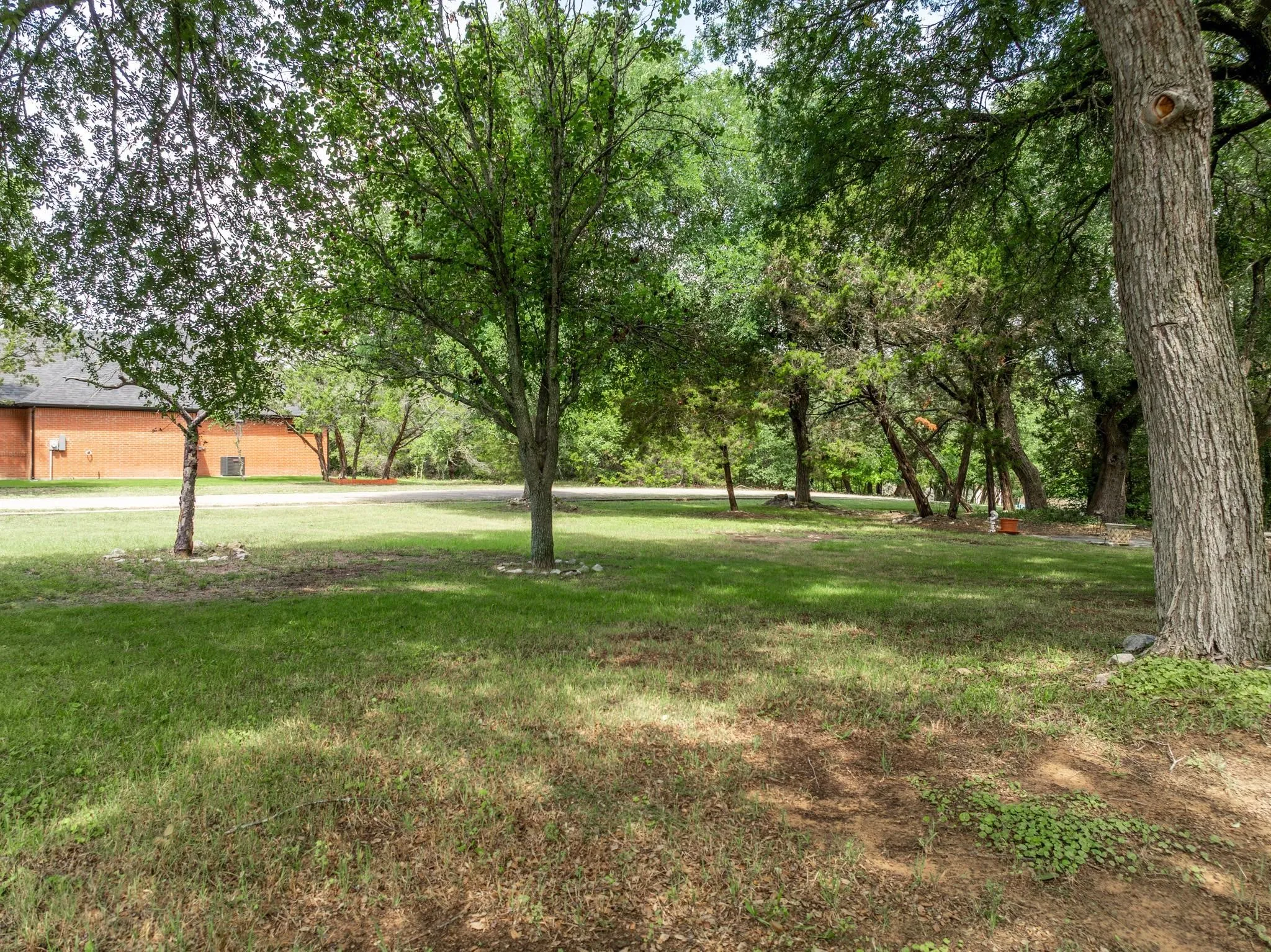 Single Family Residence For Sale in Hill County , 45145 Fringewood Drive, Whitney, Texas 76692, 3 Bedroom, 2 Bathroom, 2 Garage spaces, 1,676 Sqft, built in 2003, mls#21376493, Real Estate Agent in Whitney, Homes For Sale in Hill county, Homes For Sale in Whitney, Realtor in Whitney Texas, Real Estate Brokerage Independent Realty Texas, Luminita Cordes Realtor