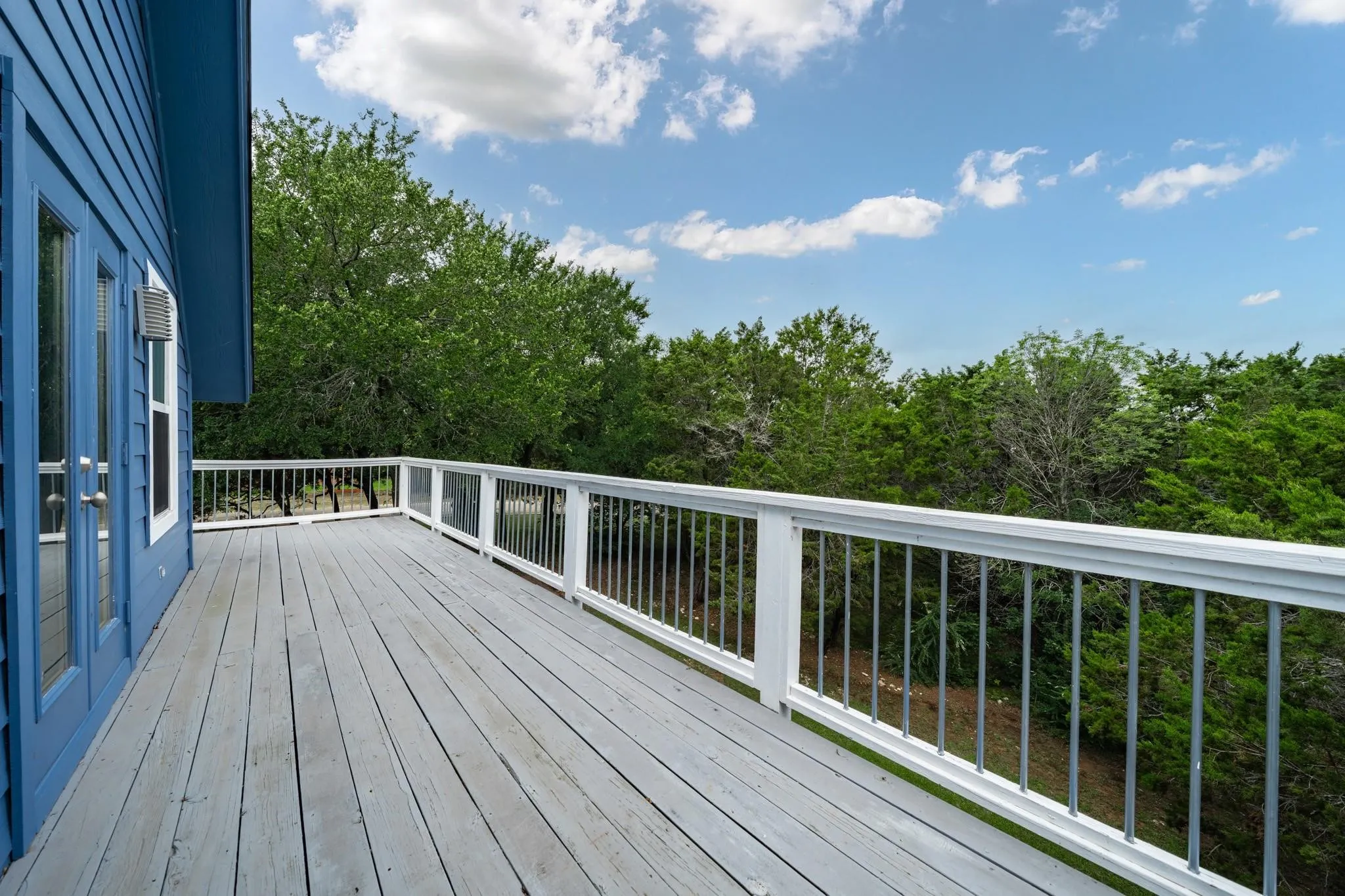 Single Family Residence For Sale in Hill County , 45145 Fringewood Drive, Whitney, Texas 76692, 3 Bedroom, 2 Bathroom, 2 Garage spaces, 1,676 Sqft, built in 2003, mls#21376493, Real Estate Agent in Whitney, Homes For Sale in Hill county, Homes For Sale in Whitney, Realtor in Whitney Texas, Real Estate Brokerage Independent Realty Texas, Luminita Cordes Realtor